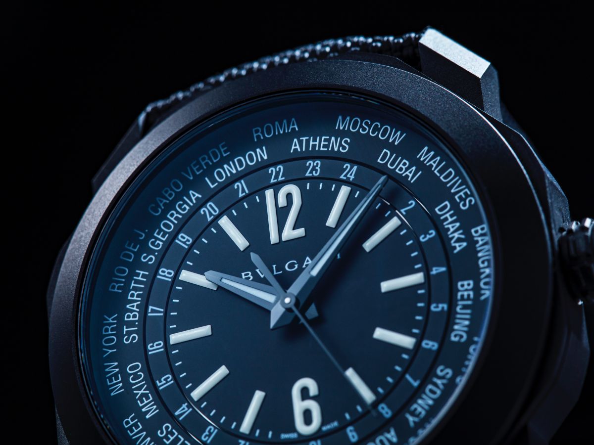 寶格麗今年推出Octo Roma世界時區腕錶,在24時區的代表城市之中,以義大利羅馬取代過去錶界慣常使用的瑞士日內瓦,也突顯了「條條大路通羅馬」這句古諺語的主題。