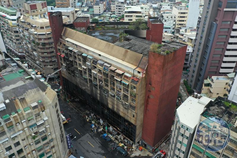 高雄城中城大樓發生大火，釀46人死亡。（本刊資料照）