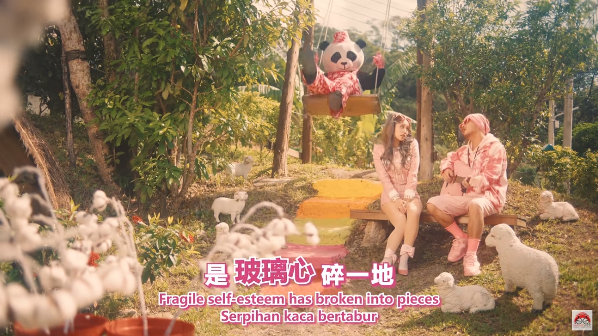 〈玻璃心〉在亞洲多國爆紅,國台辦發言人批評是民進黨挑釁的結果。(翻攝自黃明志YouTube)