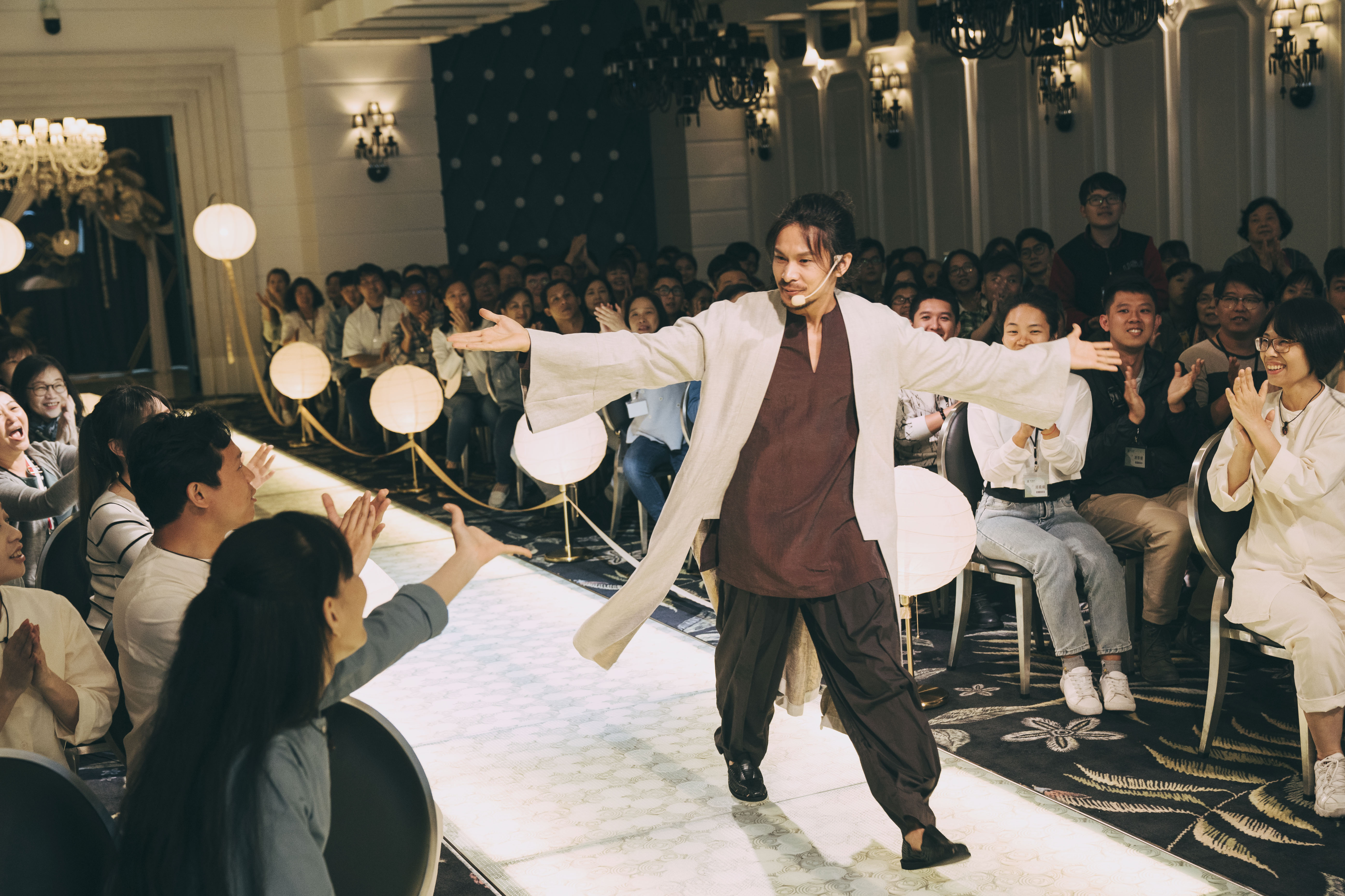 姚淳耀在片中飾演邪教教主超放得開。（絡思本娛樂製作公司提供）