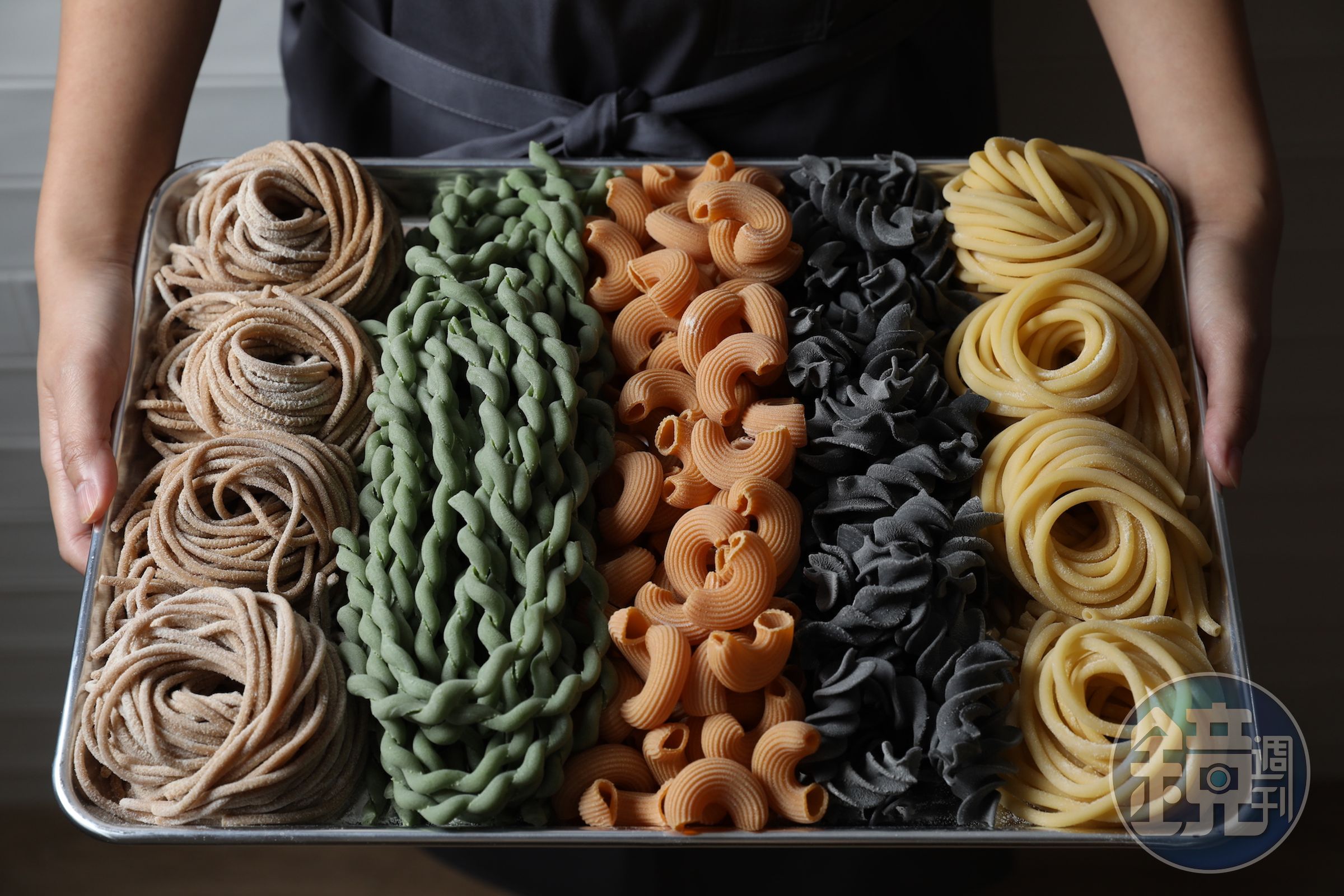 PASTA & CO.以杜蘭小麥麵粉結合天然食材的色彩與風味製作各樣新鮮義大利麵。