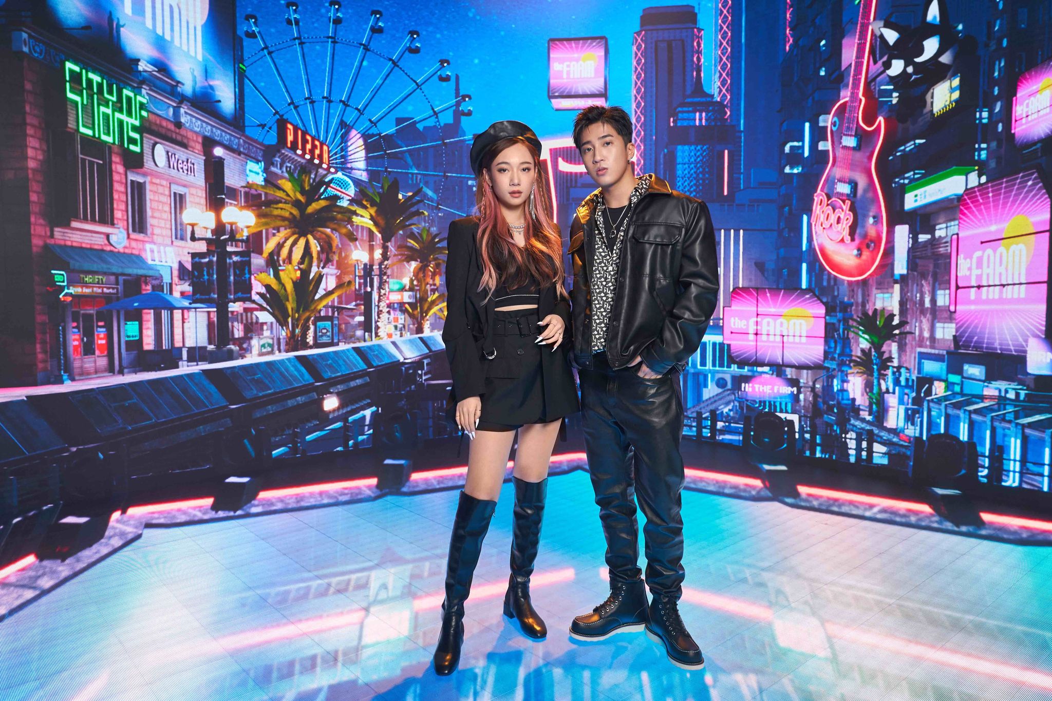 Julia 吳卓源、婁峻碩在XR節目中《在田星球》演出。（KKFARM提供）