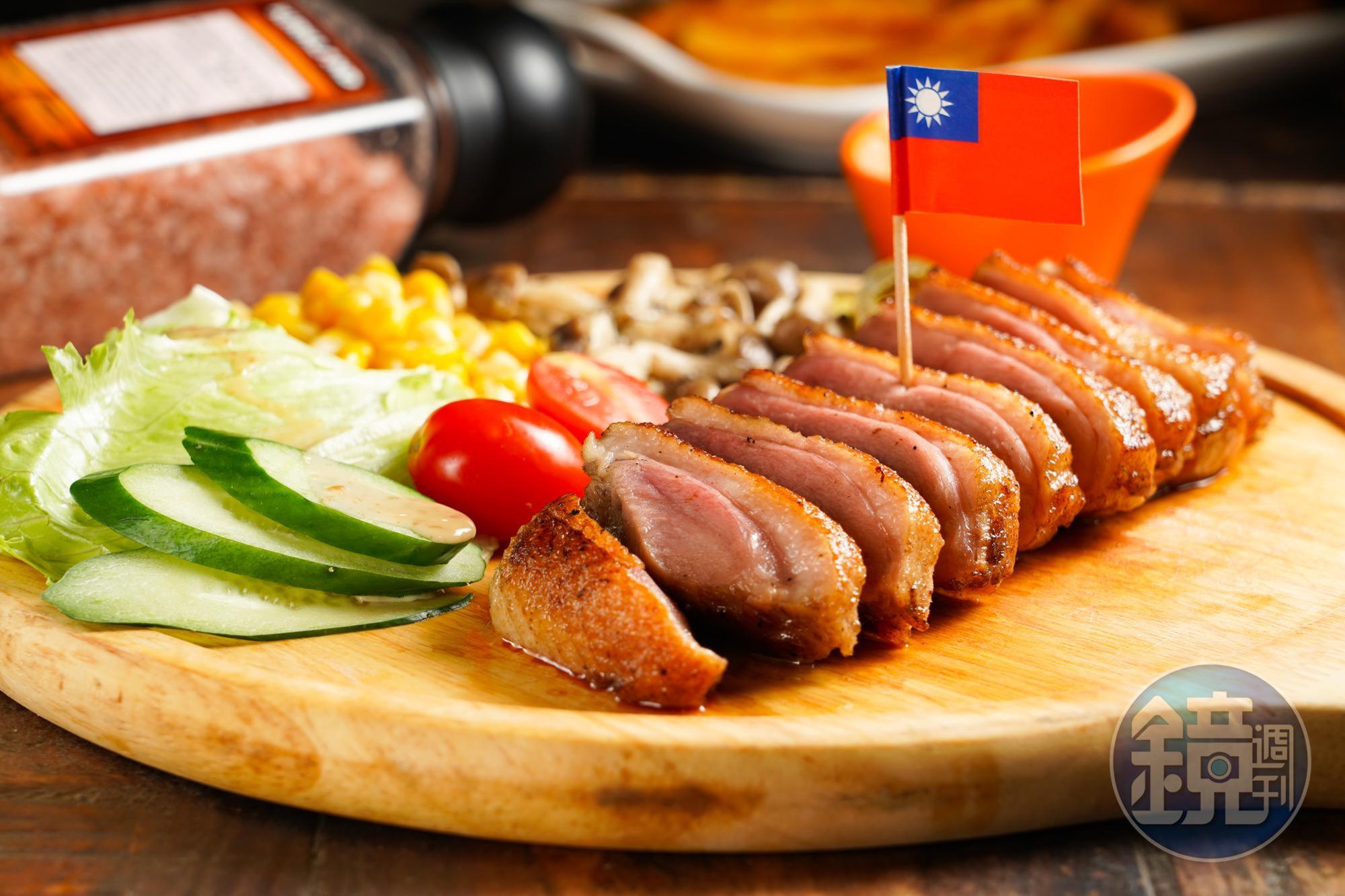 「宜蘭櫻桃香酥鴨胸」經過舒肥，肉質Q嫩不柴，也沒有鐵腥味。（560元／份）
