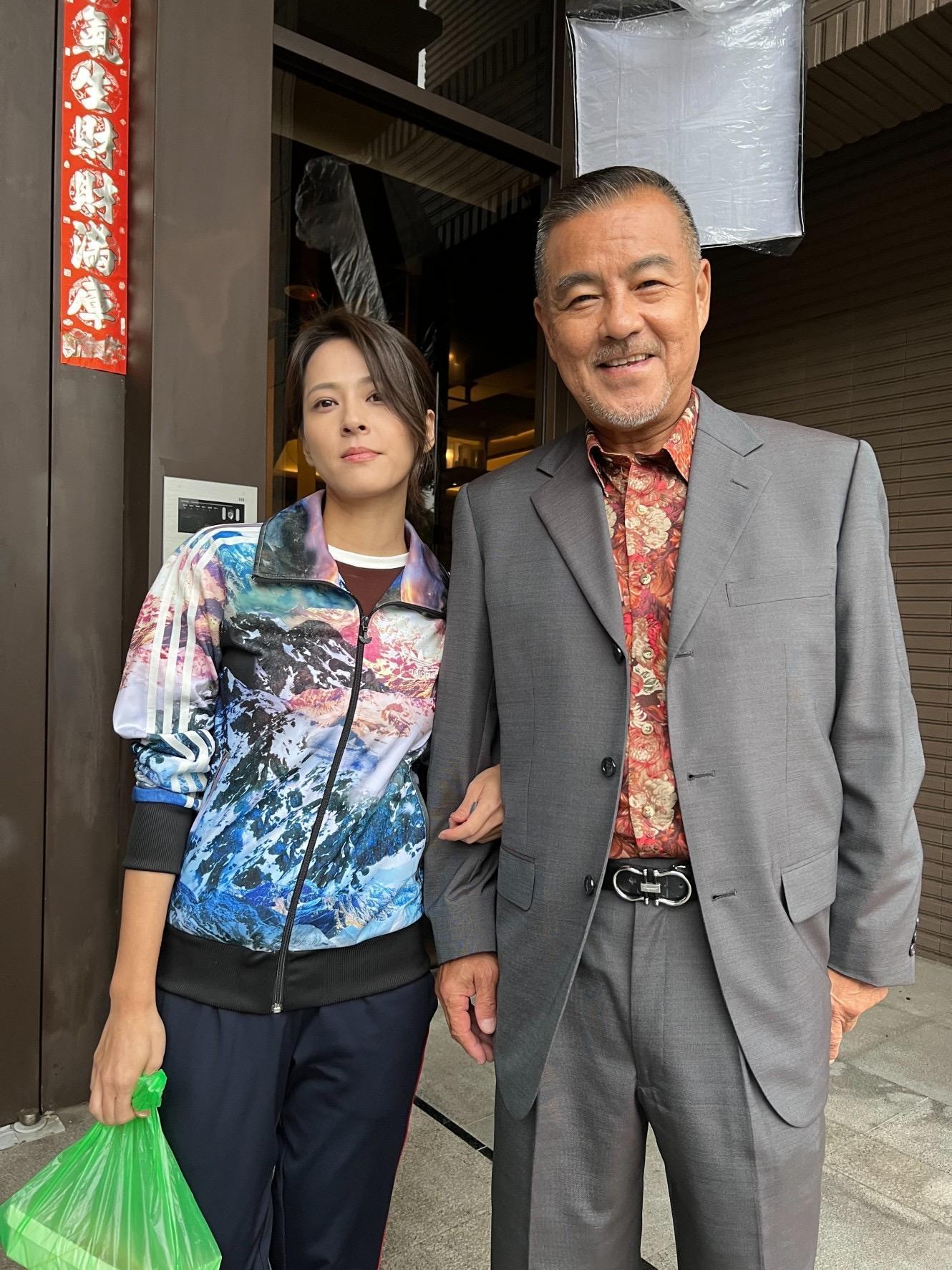 蘇晏霈跟龍天翔在友台戲劇演出他的媳婦,這一次搭檔演出父女檔。(民視提供)