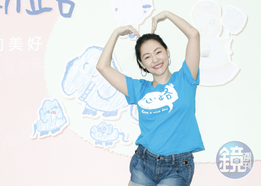 小S久未露面，26日帶女兒一同出席公益活動。