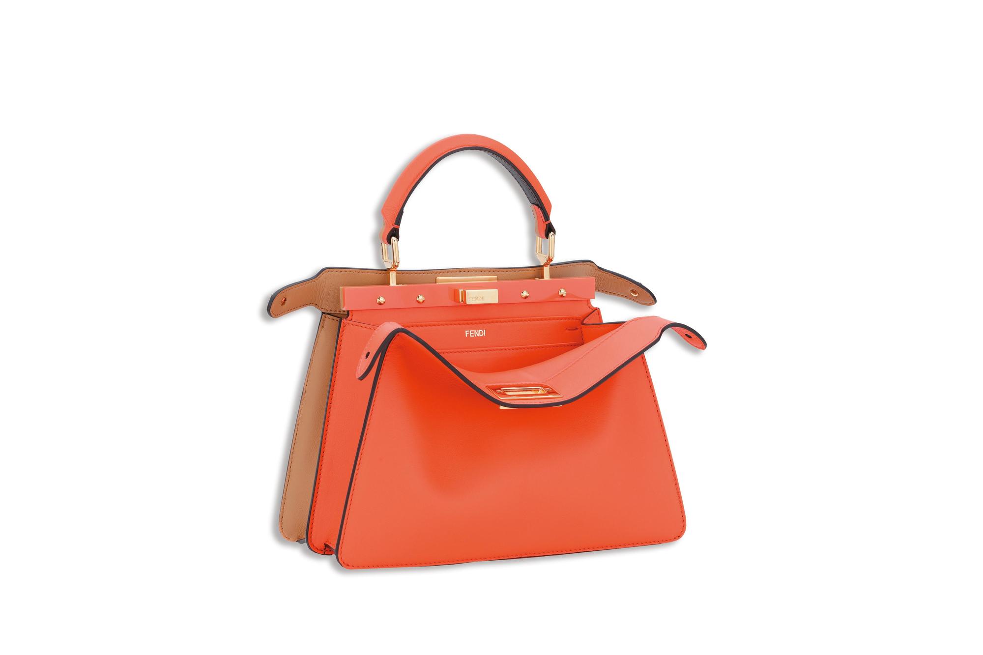 FENDI x SKIMS拚色Peekaboo ISeeU（小） NT$152,000（FENDI提供）