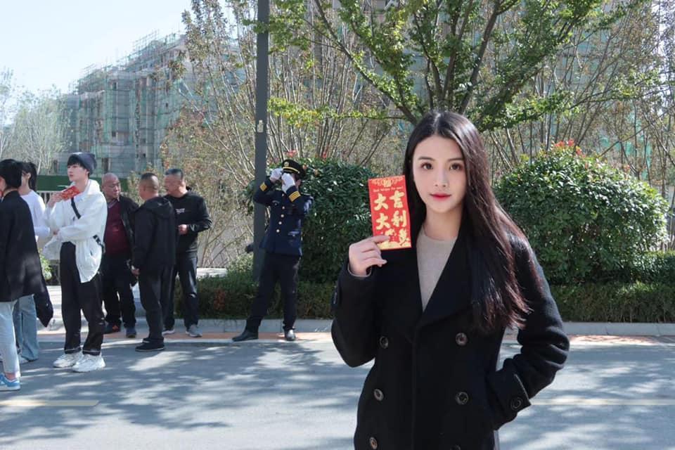陳昭榮的女兒陳品兒在中國戲約不斷。（翻攝陳品兒臉書）