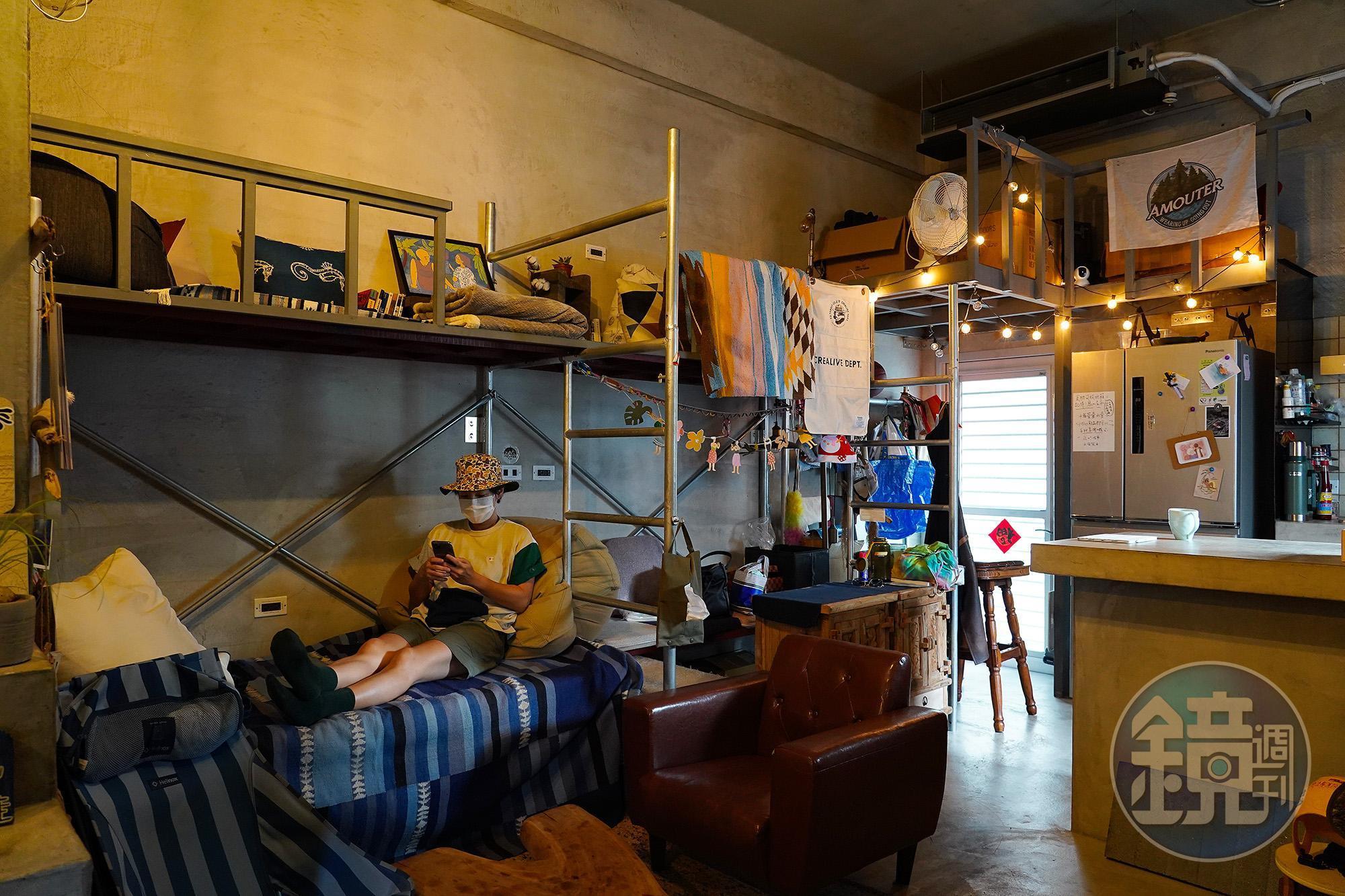 Hostel一樓的開放式交誼廳歡迎住客或想走進選物店的客人來逛逛。