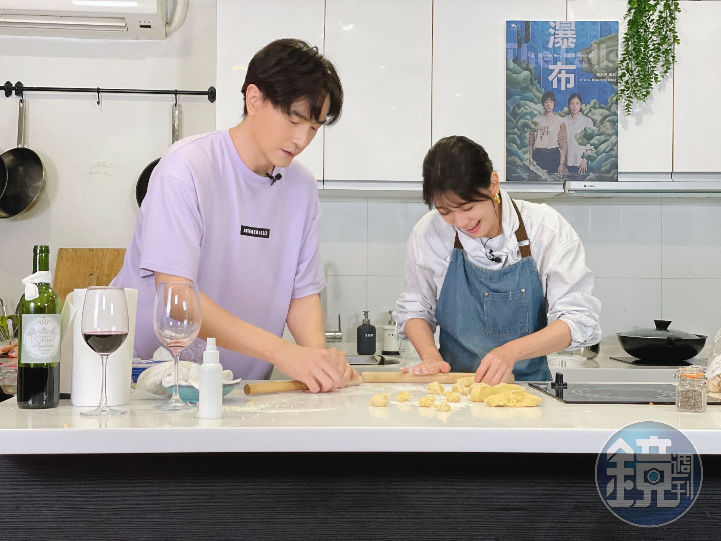 賈靜雯為了宣傳電影《瀑布》下廚。（最大國際娛樂提供）