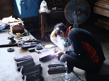 澄茂搭上國艦國造政策，負責製造軍艦操控台，成功打入國防軍事設備產業鏈。（澄茂企業提供）