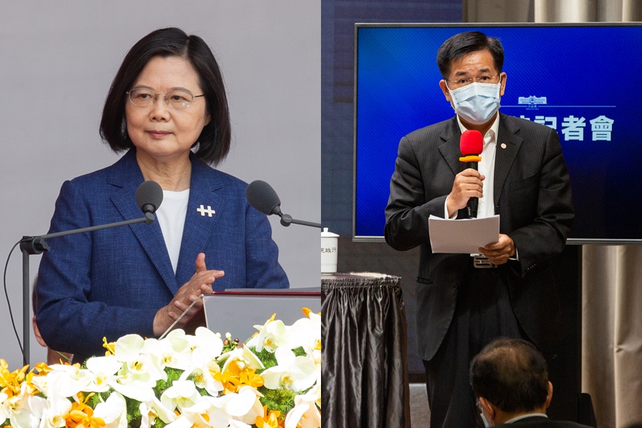 對於蔡英文（左）提議以英檢取代英文科升學考試，潘文忠（右）今表示會審慎評估。（本刊資料照）