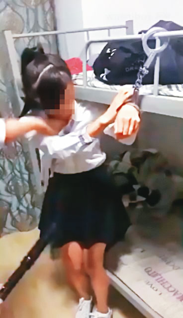 中國籍女子逃離杜拜黑心公司被抓回，慘遭上銬軟禁。（讀者提供）