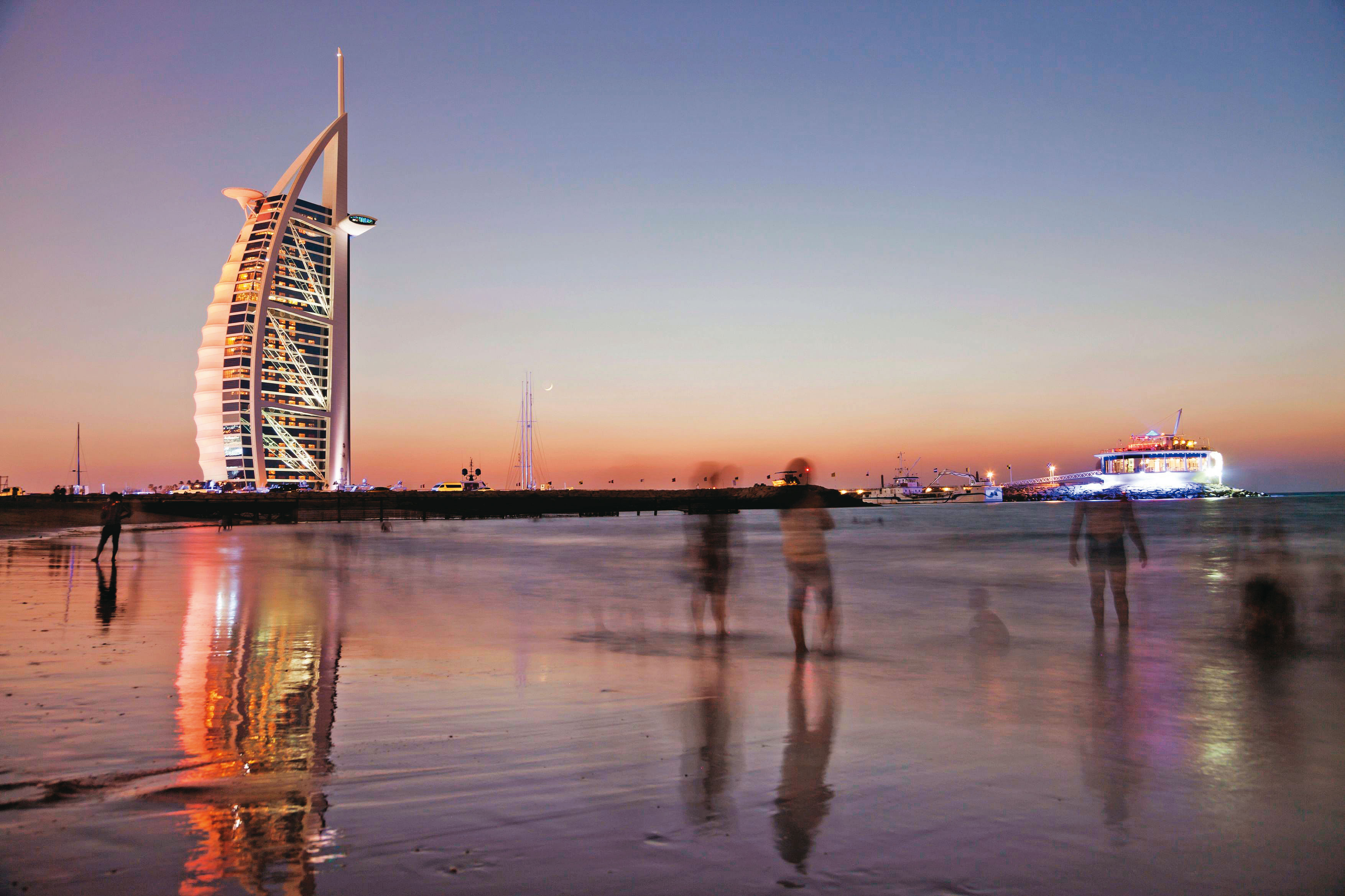 俄羅斯受全球經濟制裁，境內富豪金流透過現金轉帳、加密錢包不斷流入阿拉伯聯合大公國（東方IC）