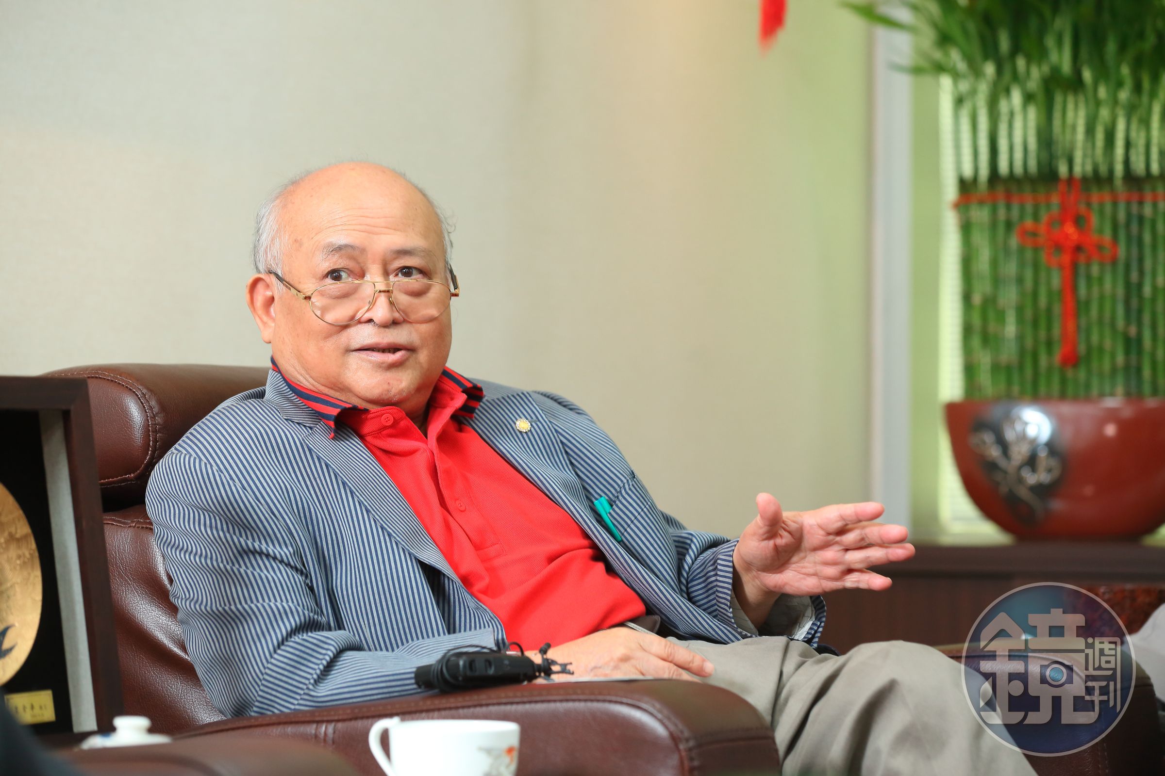 陳哲芳事業有成，生前早就完成交班。