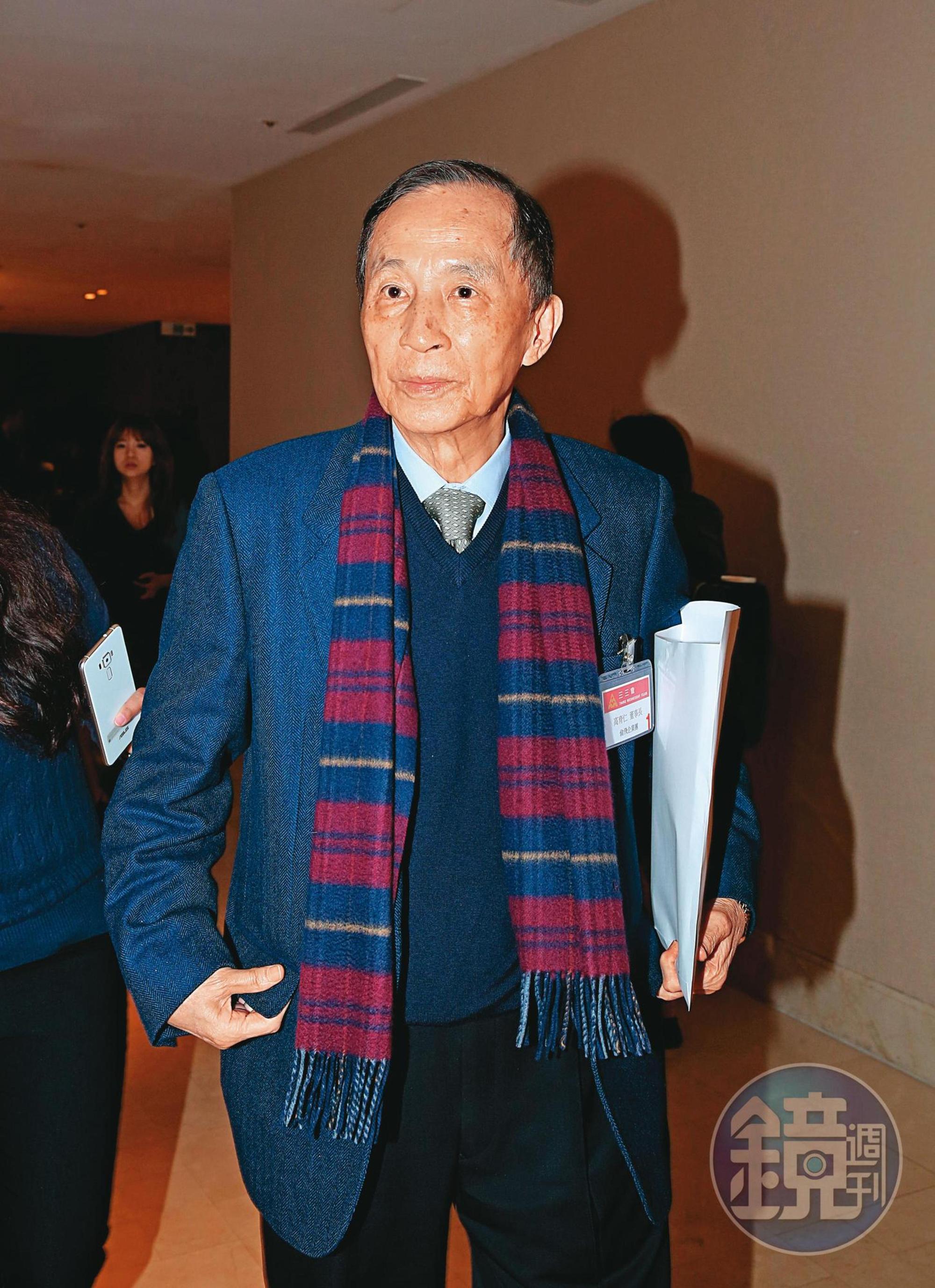 國民黨主席朱立倫的岳父高育仁（圖）曾寫信給馬英九，說他中廣出價比趙少康早，價錢也更高，質疑過程不公，要求詳查。