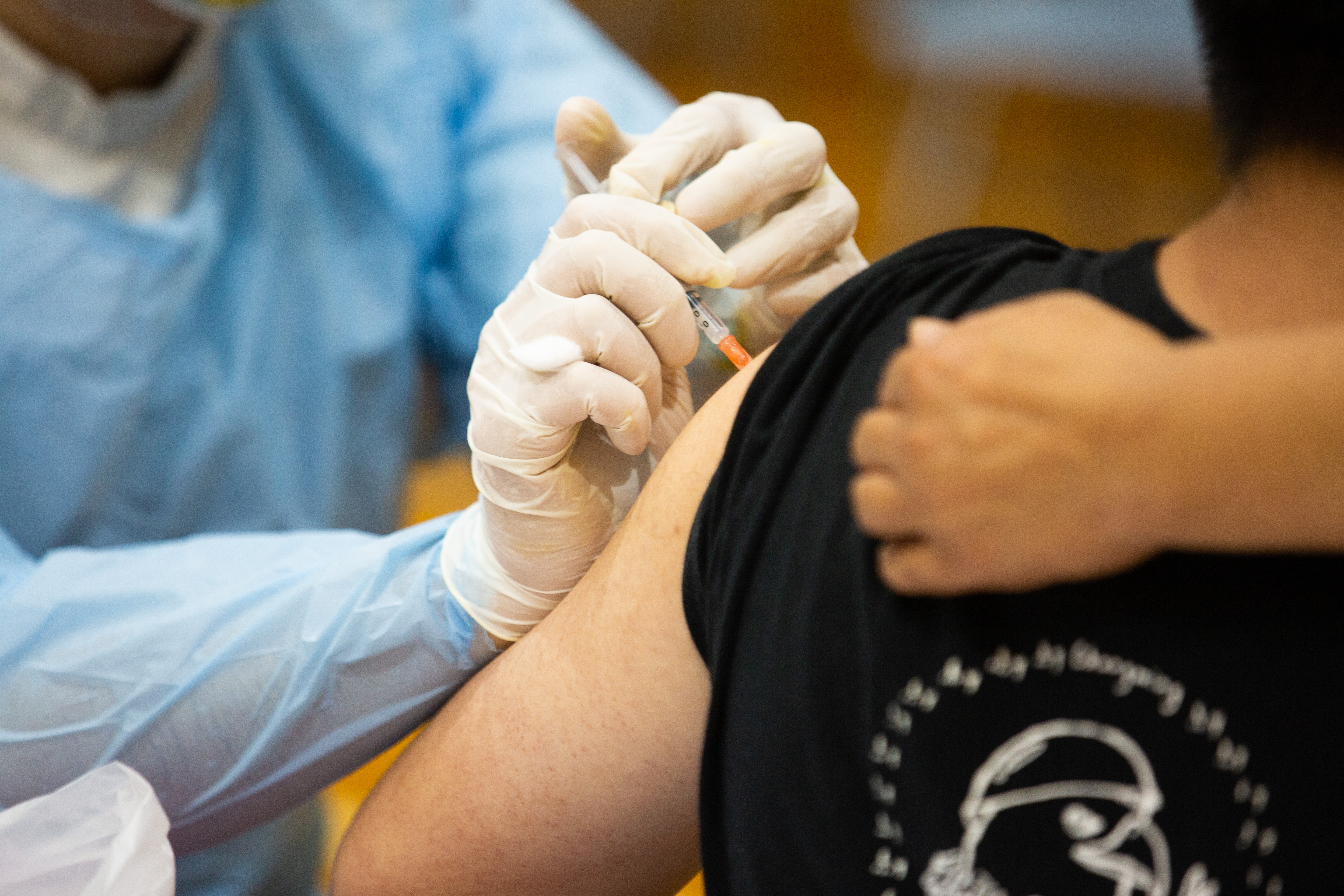 台灣先前開放12歲至17歲青少年接種首劑BNT疫苗，目前已間隔滿4週。（本刊資料照）