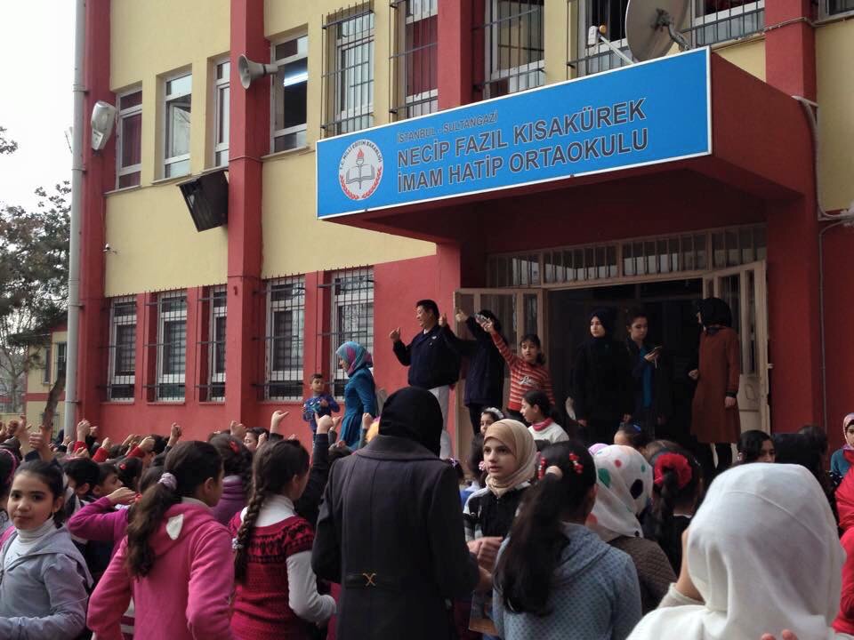 滿納海國際學校是由慈濟基金會成立的。(翻攝自El Menahil Syria school 土耳其慈濟滿納海學校 تسجي مدارس المناهل - الصفحة الرسمية臉書)