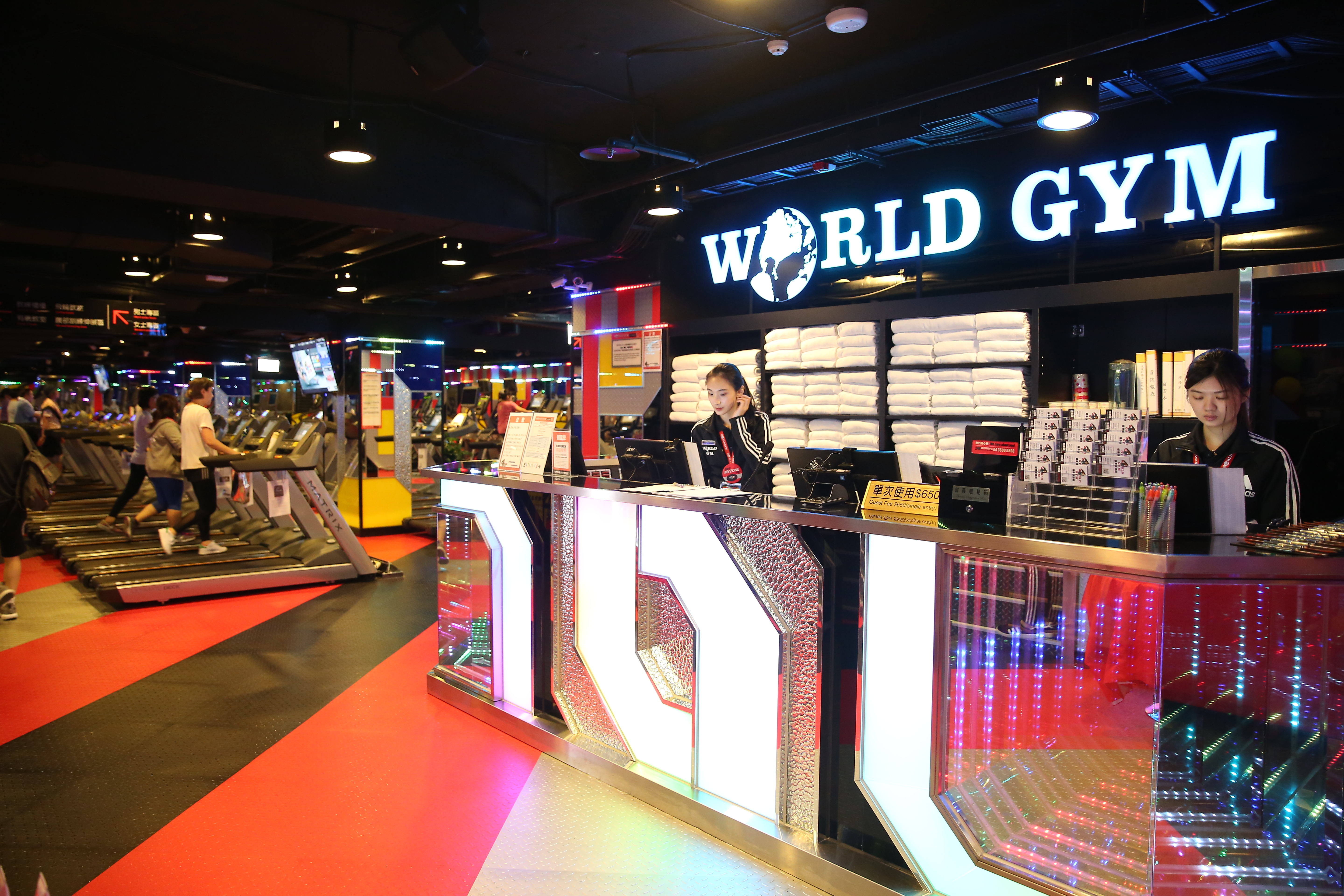 World Gym取消毛巾服務被罵翻，如今宣布將重新提供。（本刊資料照）