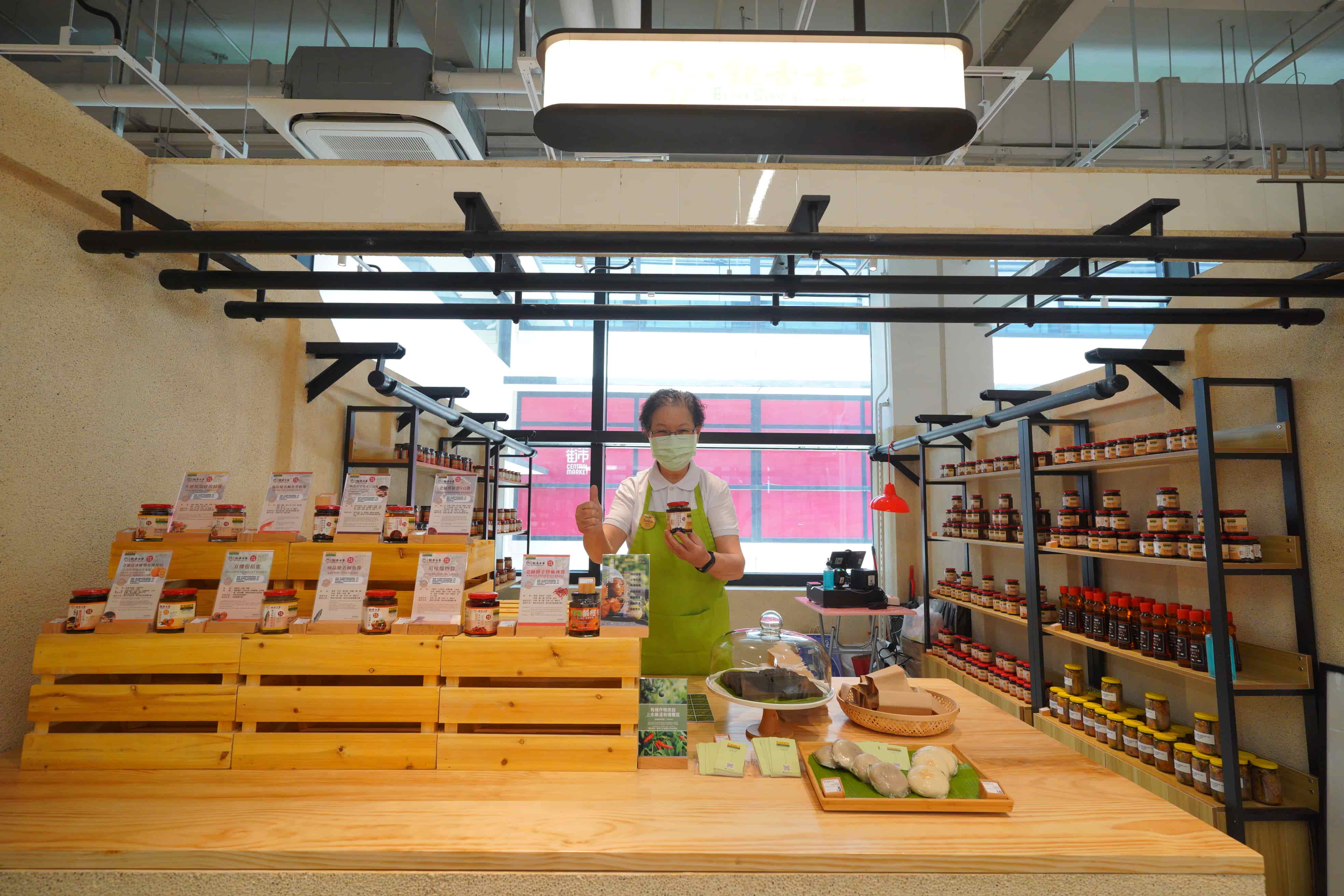 中環街市涵蓋由街頭小吃至特色餐廳應有盡有。（香港旅遊發展局提供）