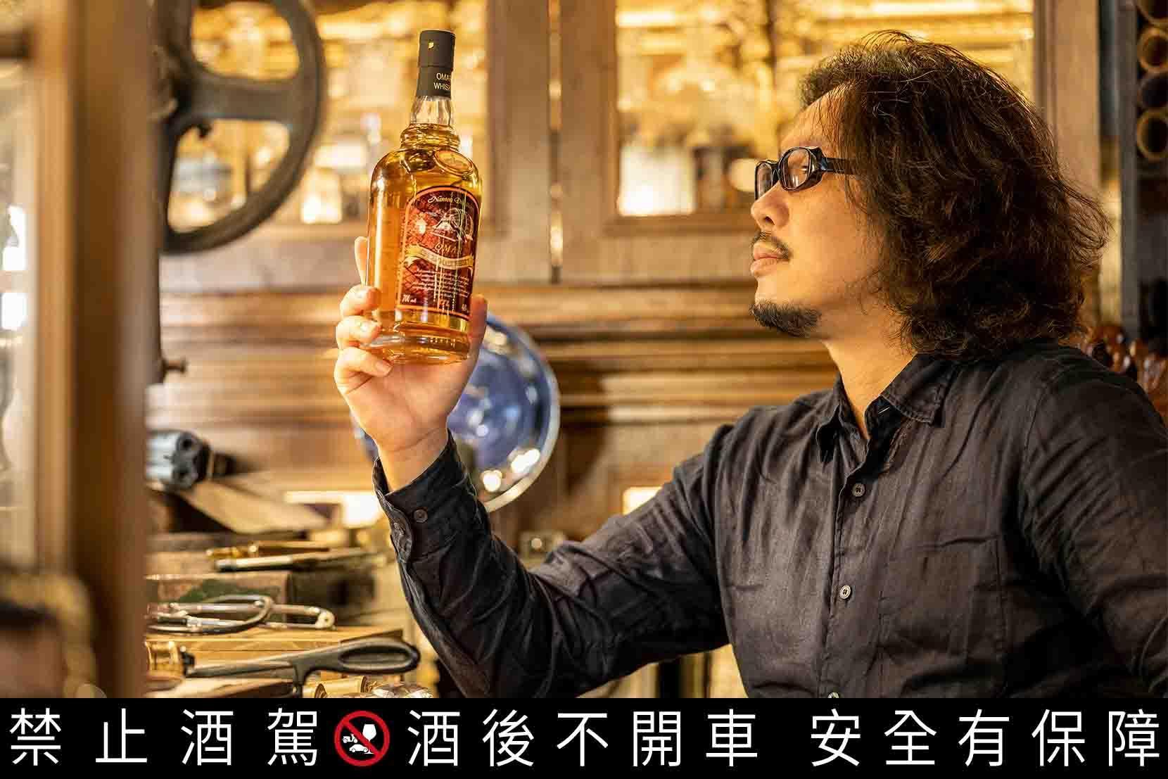輕柔的煙燻泥煤，是帶點浪漫男人味的酒款。