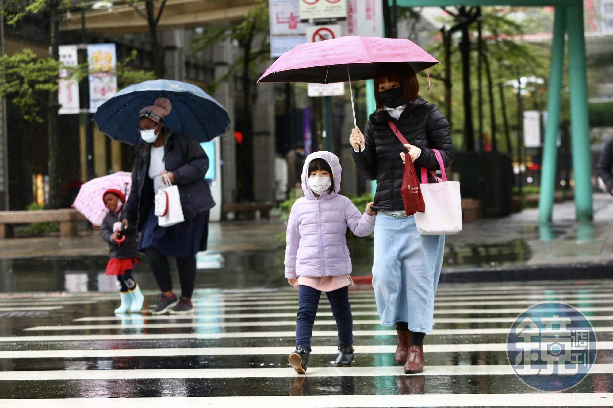 下週一（8日）氣溫將下探至14度，民眾要注意保暖。