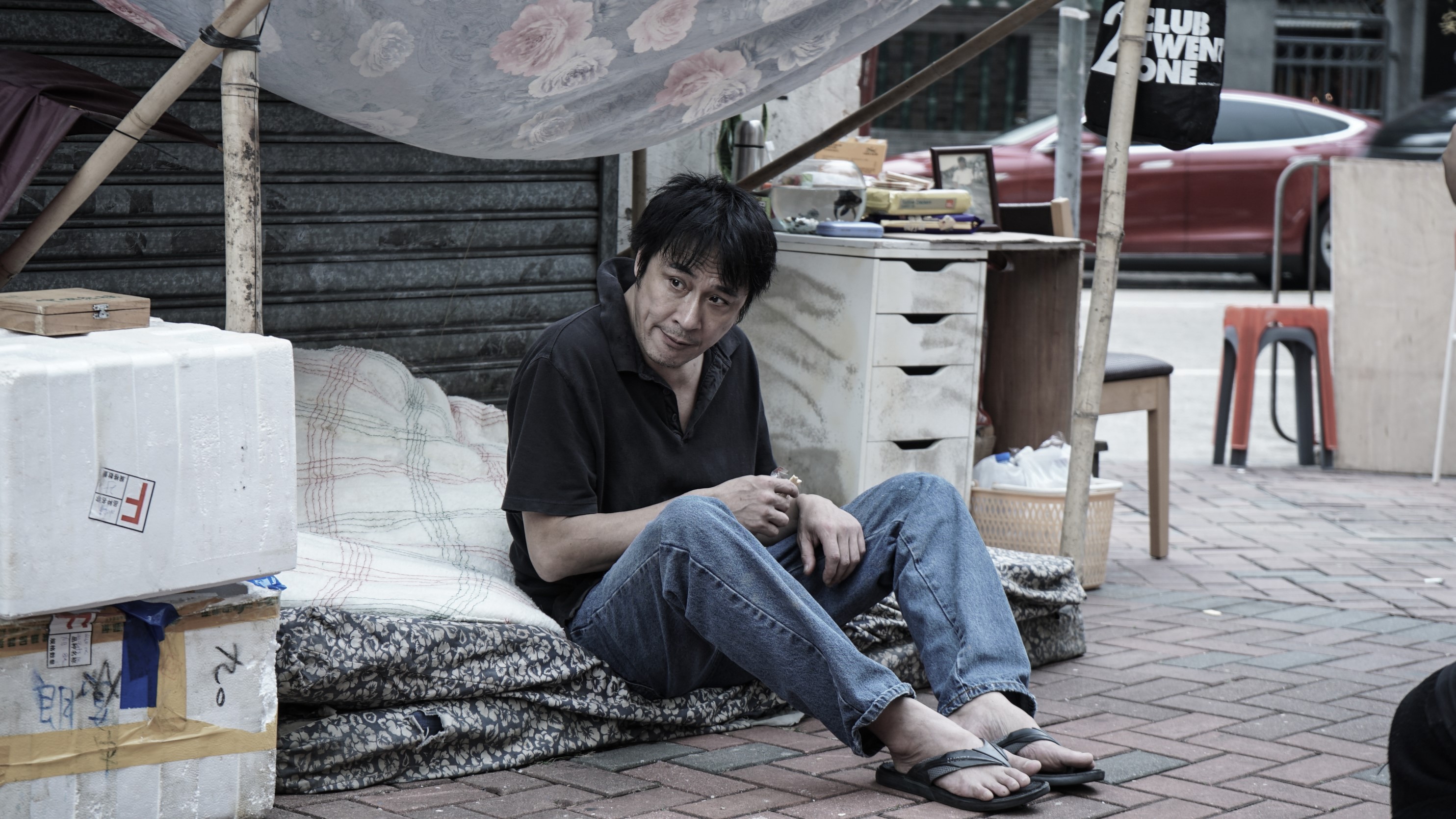 吳鎮宇的神情姿態及遲鈍的語氣都像極了吸毒多年的癮君子，演技驚人。（滿滿額）