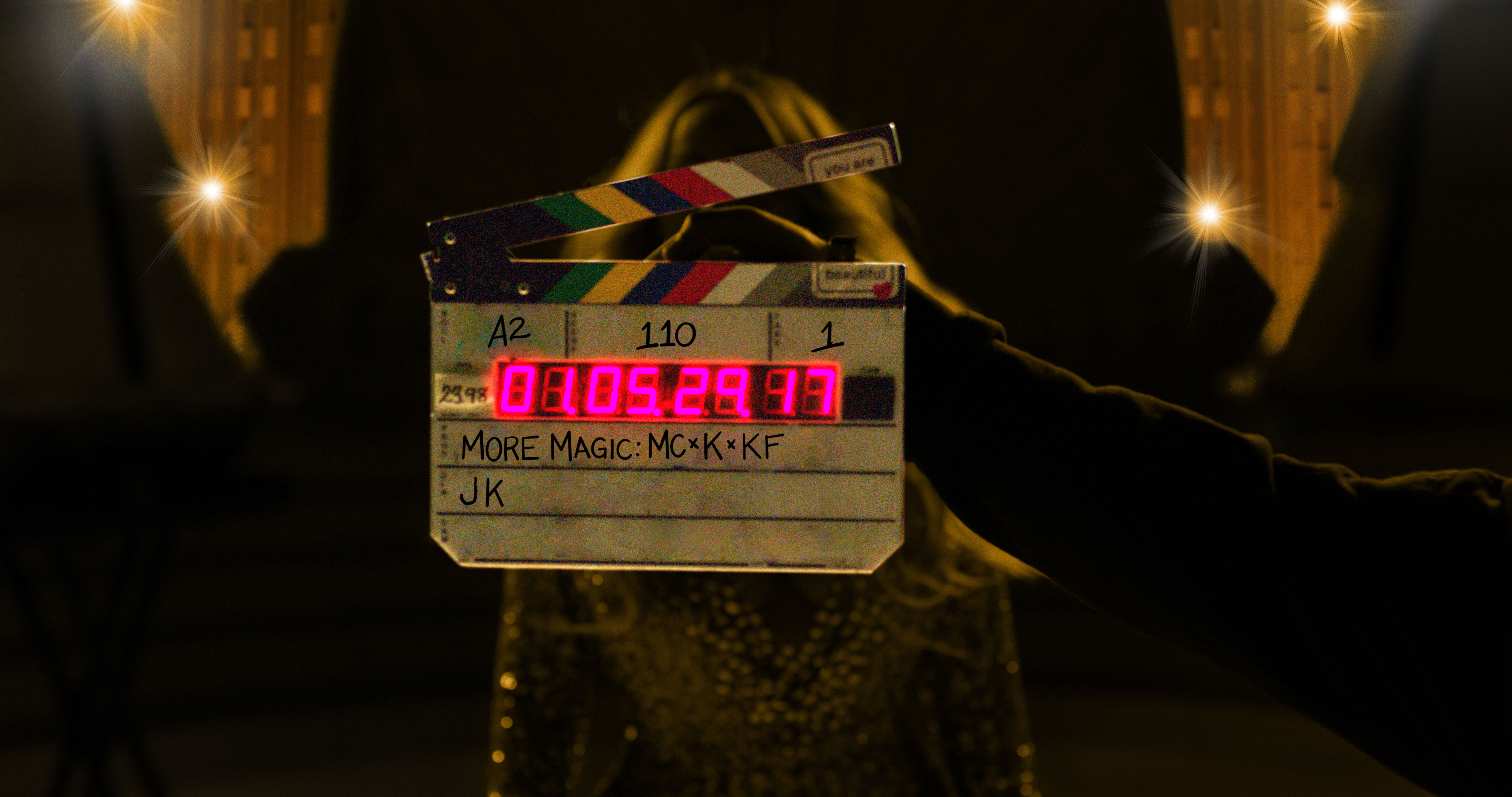 瑪麗亞凱莉以神祕的打版照，向世界宣佈，為了捍衛耶誕女王的頭銜，就要早早開工。（Apple TV+提供）