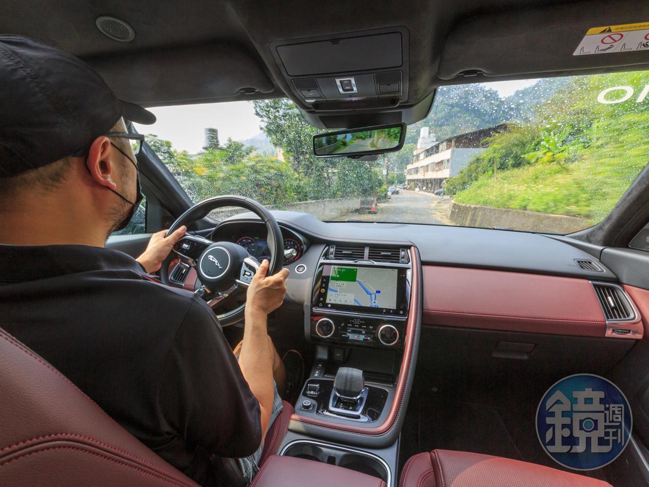 全新的PTA底盤提供更佳的舒適性與車輛對地面路感回饋，並可減少行進崎嶇路面時的方向盤震動與改善油門反應，讓我在超車或是攻略山道時亦更具信心。