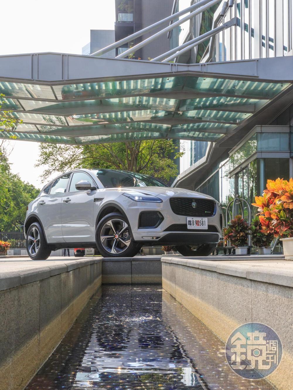 JAGUAR E-Pace P250 R-Dynamic SE