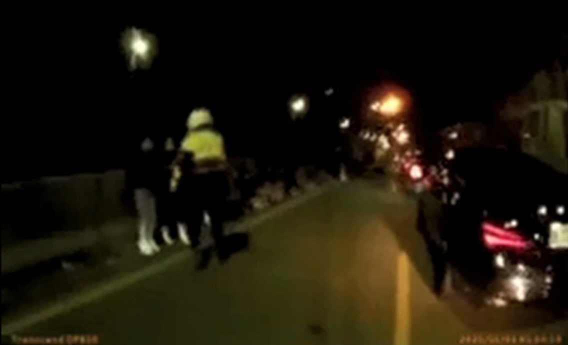 士林分局出動快打部隊，壓制參與鬥毆的多名惡煞。（士林分局提供）