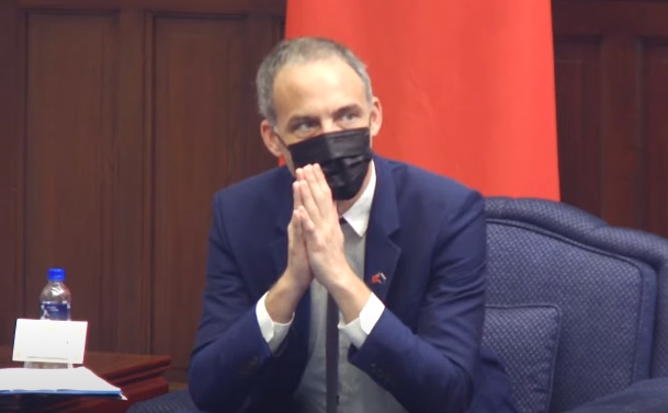 歐洲議會代表團委員會主席格魯克斯曼（圖）與蔡英文會晤，談話間表示歐洲會與台灣站在同一陣線，一同捍衛自由、法治與人性的尊嚴，台灣並不孤單。（翻攝自總統府YouTube頻道）