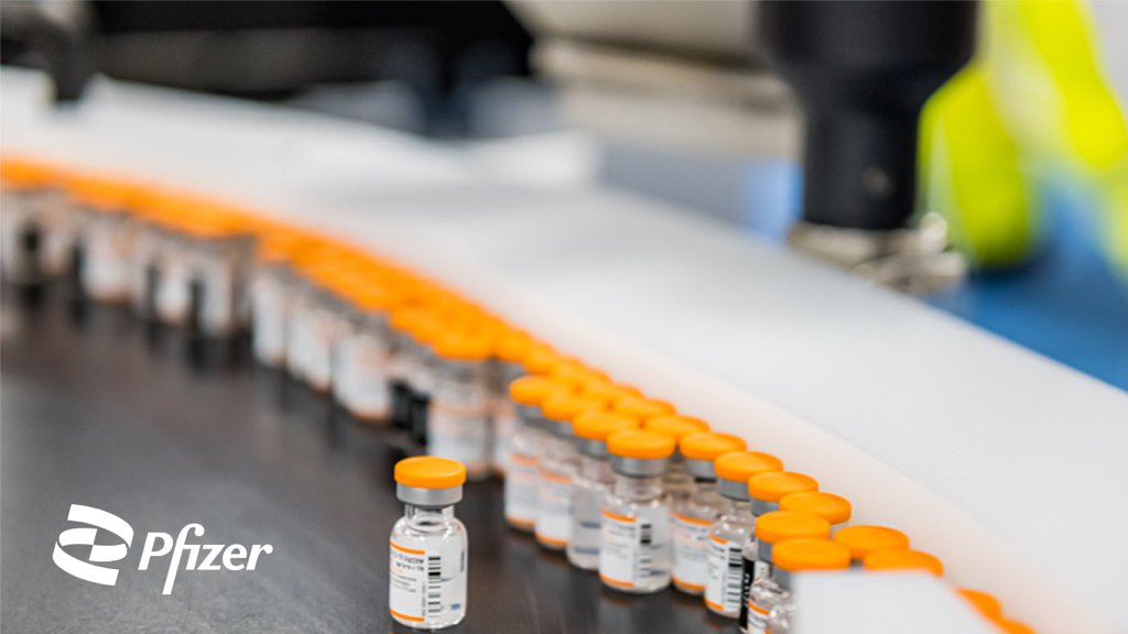 美國CDC專家諮詢委員會一致同意推薦,讓5到11歲兒童開始接種劑量較低的BNT疫苗(橘色瓶子)。(翻攝自@pfizer推特)