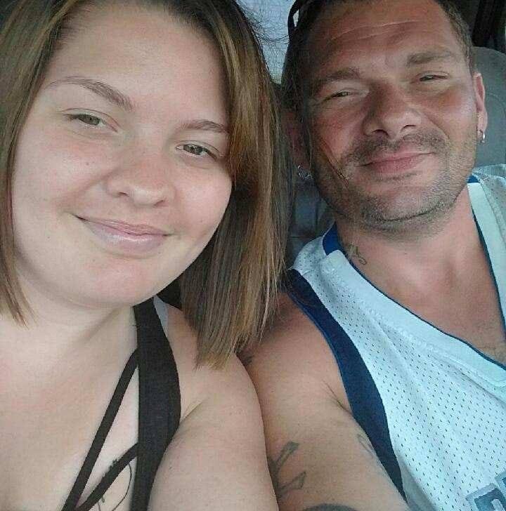 2人因亂倫罪成立,日前入獄服刑後都已出獄。(翻攝Travis Fieldgrove Facebook)