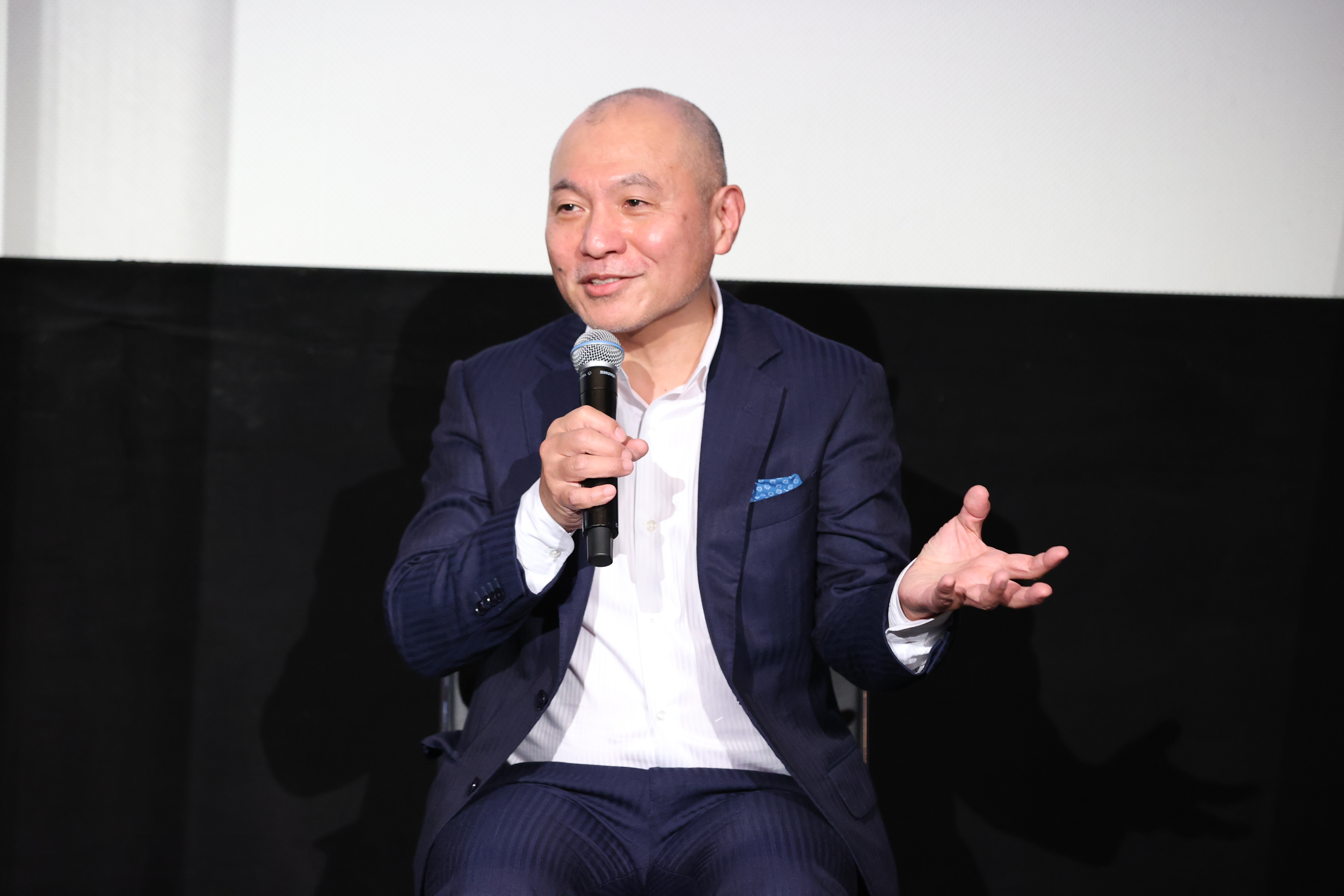 日本動畫鬼才導演湯淺政明最近獲頒紫綬褒章，昨現身東京國際影展介紹新作品《犬王》。（東京國際影展提供）