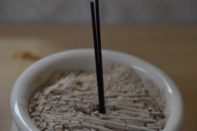 原PO的新室友疑似在寢室養小鬼，網友紛紛勸她搬家。（示意圖 photo-ac）