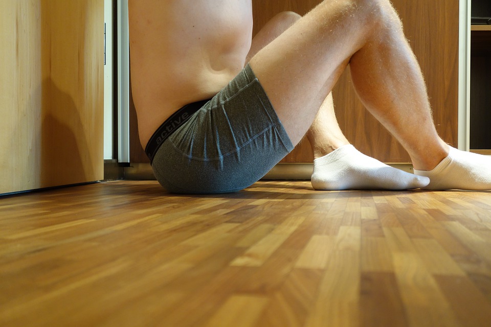 中國一名人妻為了報復老公，竟用除草劑浸泡內褲，讓對方下體燒傷。（示意圖，pixabay）