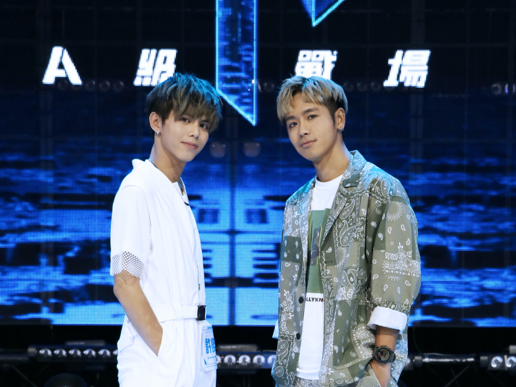 鼓鼓呂思緯（右）上節目和有「小鼓鼓」之稱的許傑銘合照。（吉利娛樂事業有限公司提供）