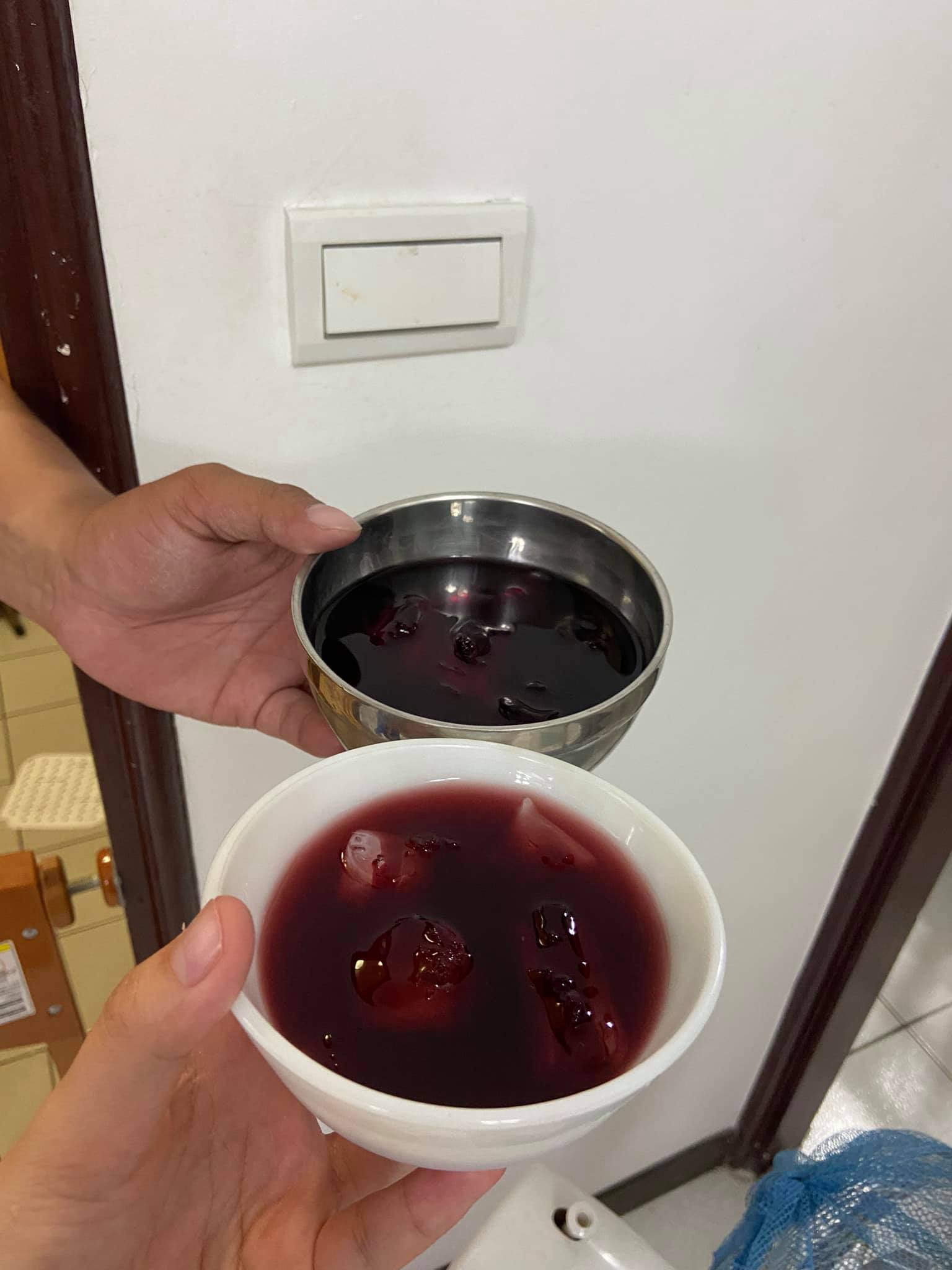 一名網友想用紅酒增添情趣,沒想到老公竟直接用碗裝,讓她大嘆超掃興。(翻攝自爆廢公社公開版臉書)