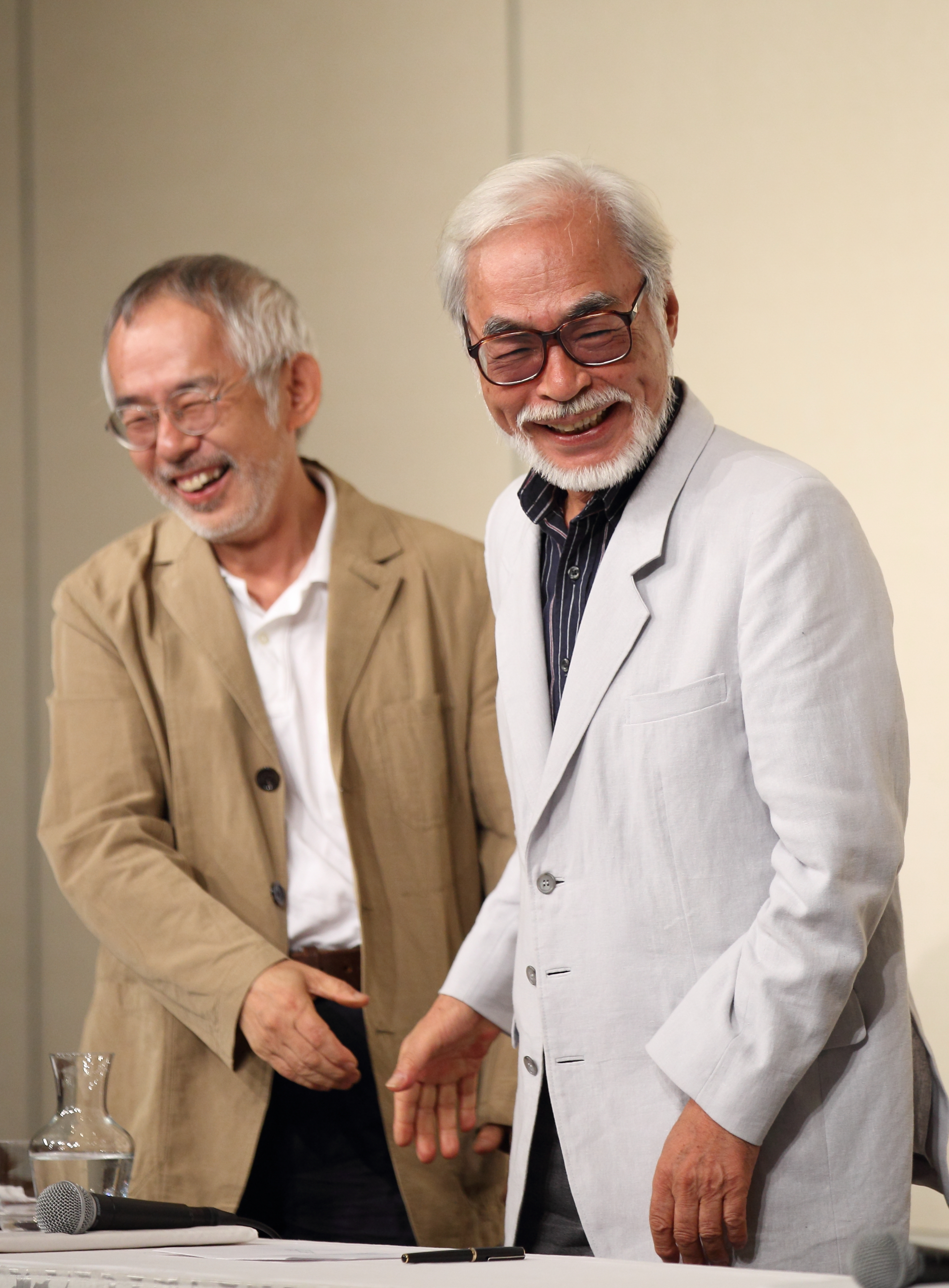 宮﨑駿（右）要推出新作品時，都會先找製作人鈴木敏夫商量聽取意見。（東方IC）