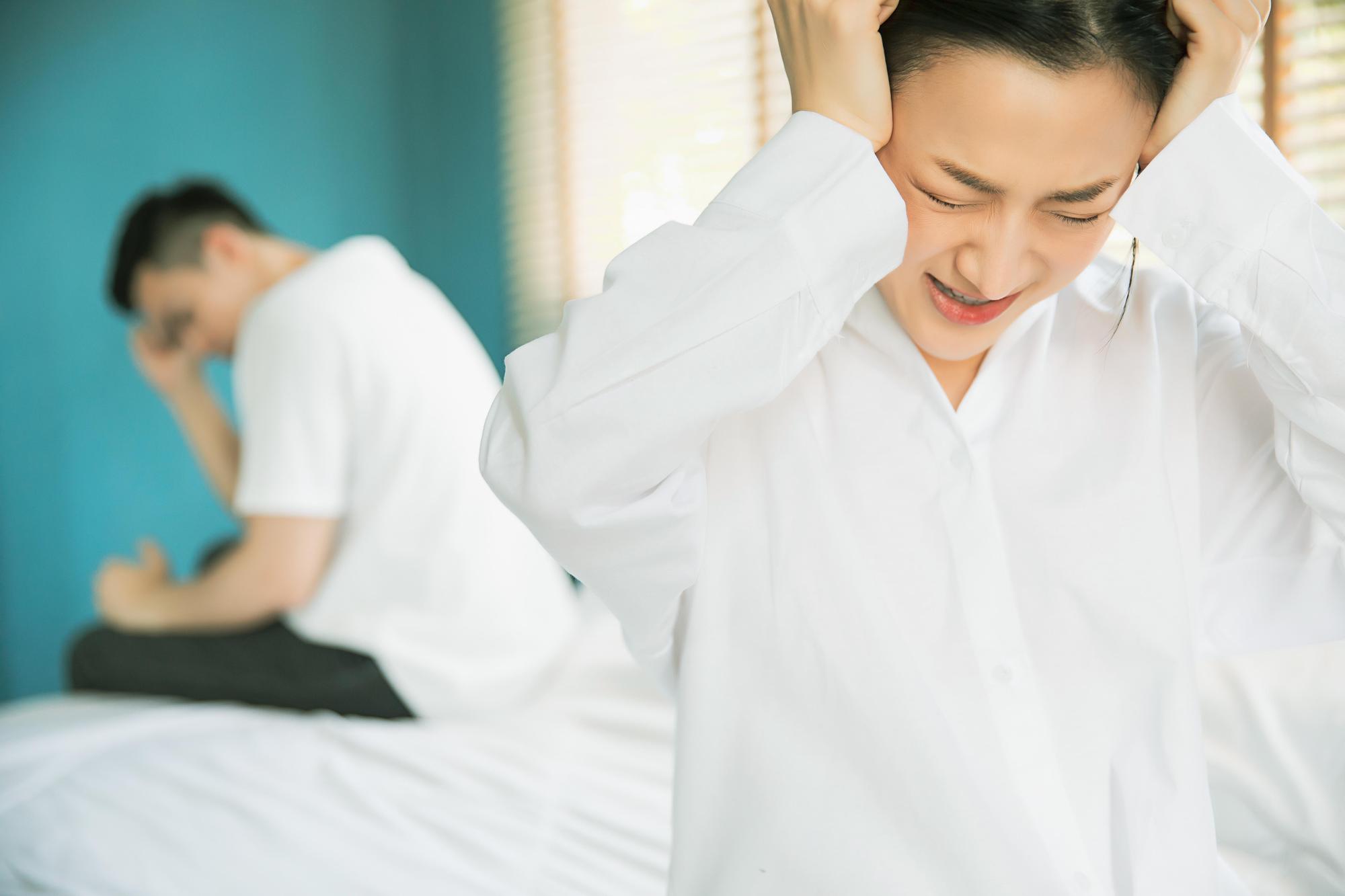 她與男友討論聘金，竟聽到「不是處女不值錢」的回應。（示意圖非當事人，xframe）