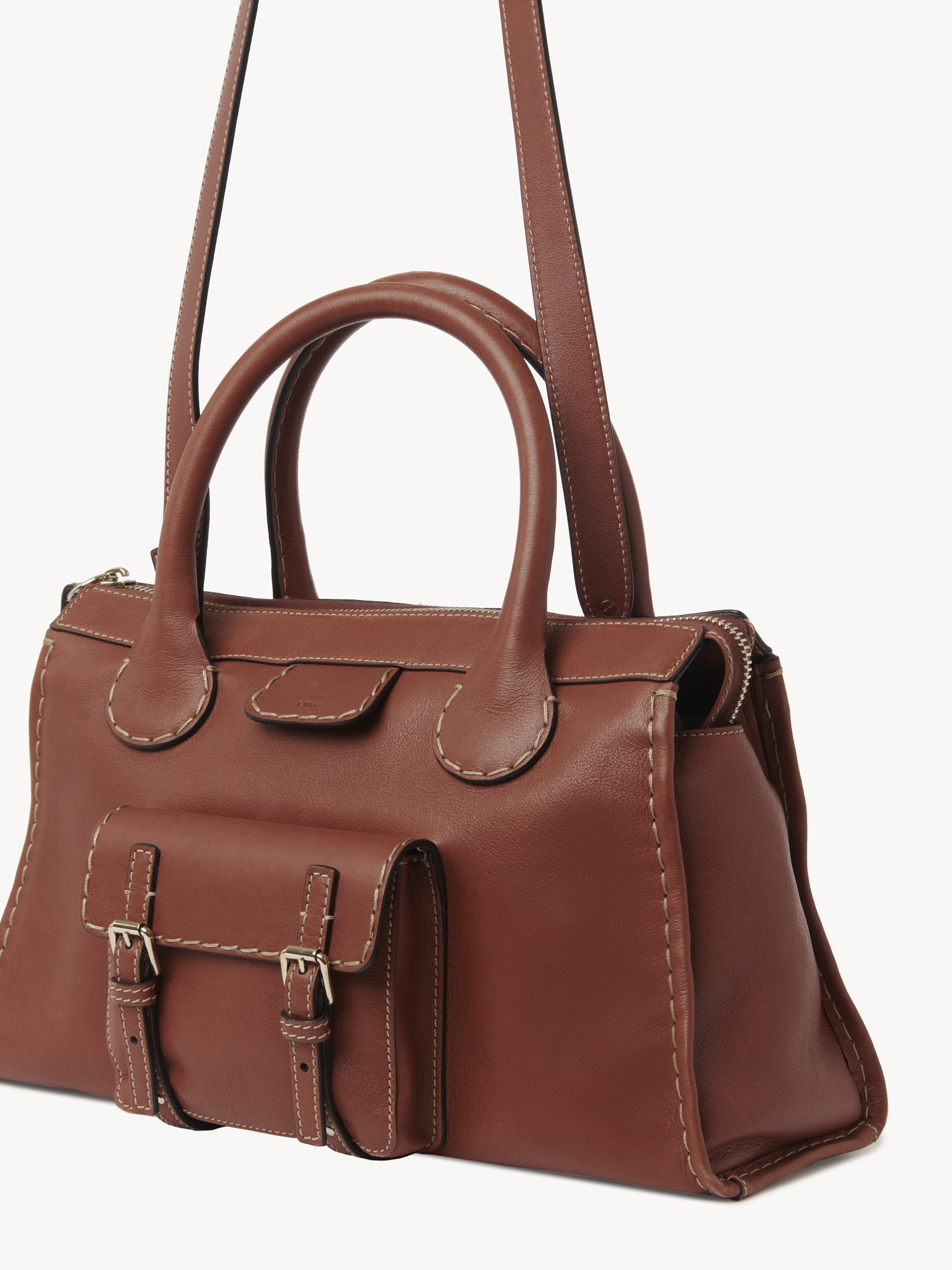Chloé Edith咖啡色中型肩背手提醫師包。NT$70,100 (Chloé提供)