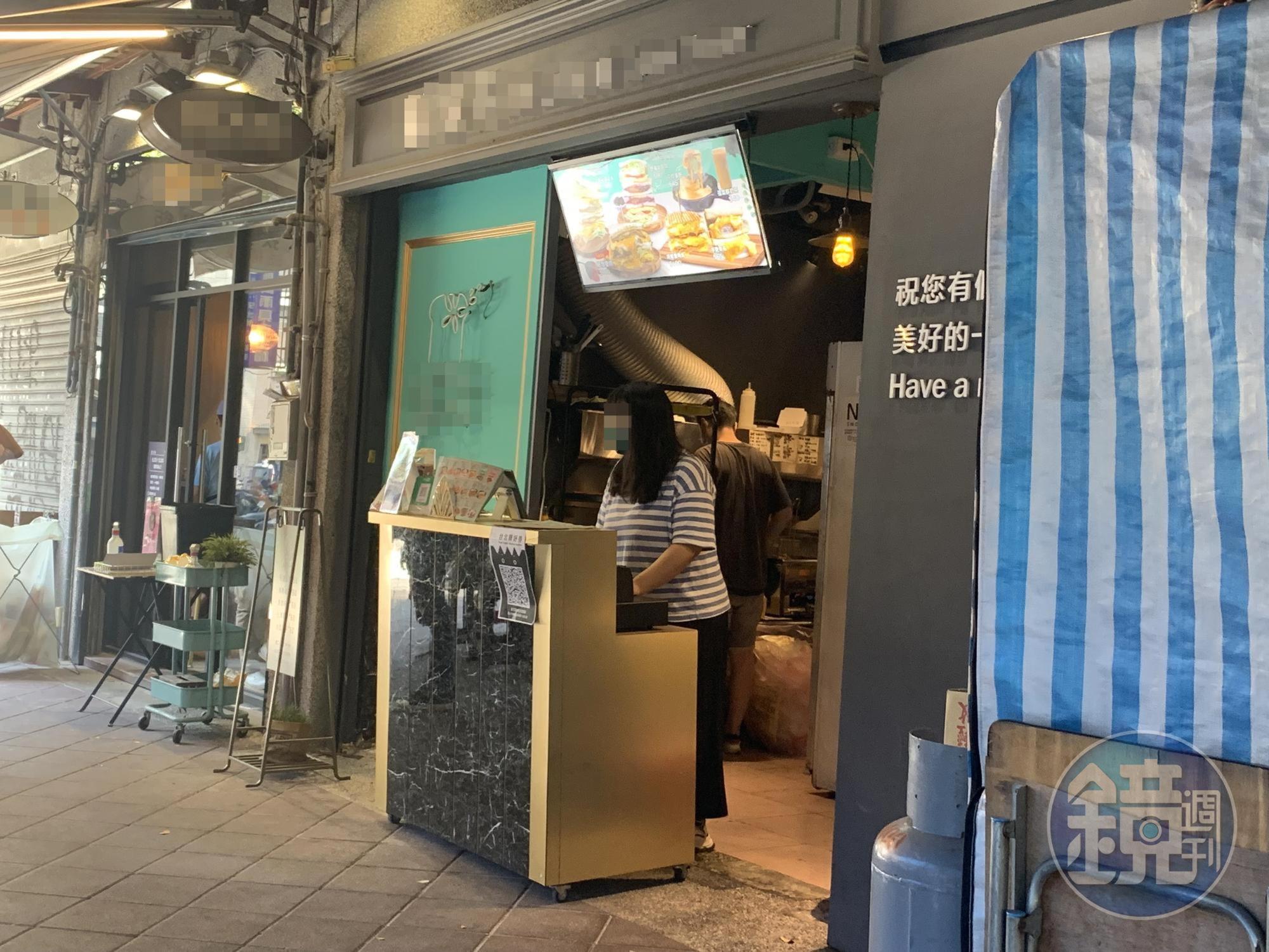 讀者爆料表示,7日前往西門町某間早午餐店家想使用熊好券,但店家因為搞不清處使用方式,尚未開放使用。(讀者提供)