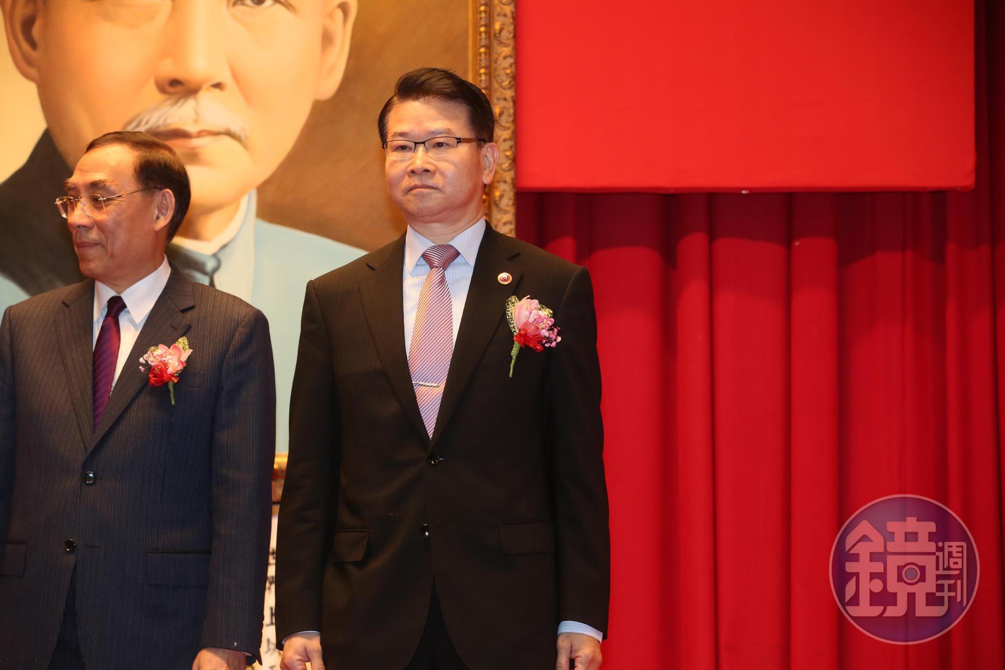 桃園地檢署檢察長王俊力(右),歷練完整,即將派任調查局長。