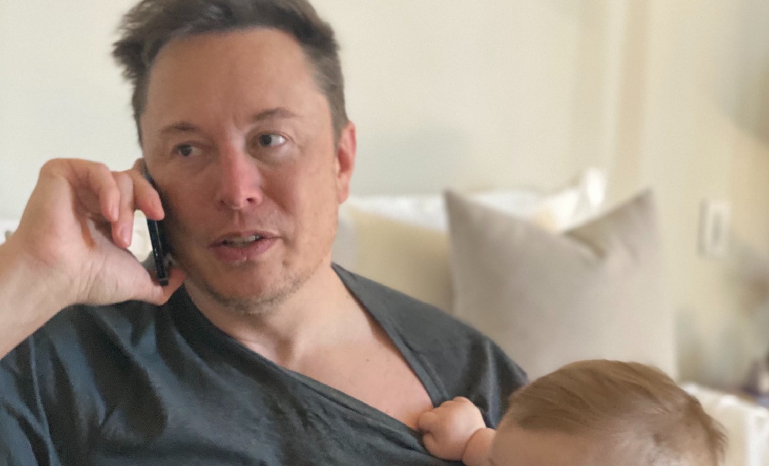 馬斯克問眾人是否支持他把10%特斯拉股票賣掉，近6成高喊「賣！」（翻攝自馬斯克推特）