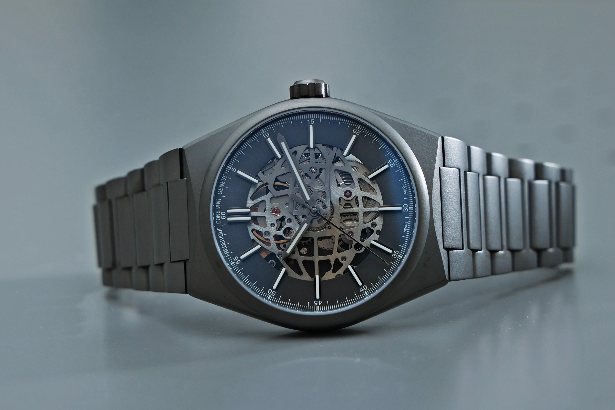 【新錶直擊】FREDERIQUE CONSTANT康斯登Highlife自動上鏈鏤空腕錶