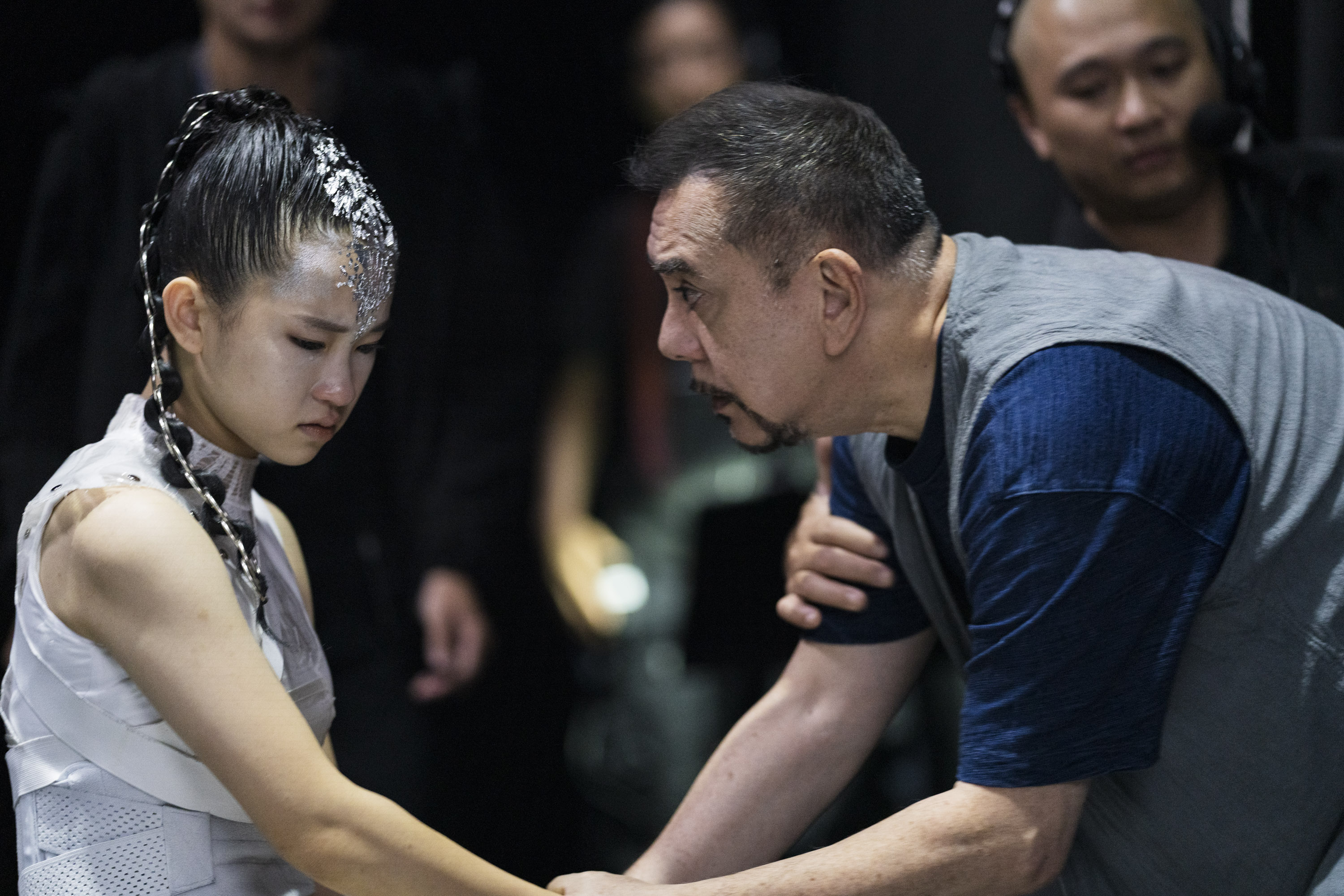 黃秋生終於找到失蹤多年的女兒、視障大提琴手盧以恩，兩人相認的戲，也是盧以恩回想起來覺得最困難的戲。（公視提供）