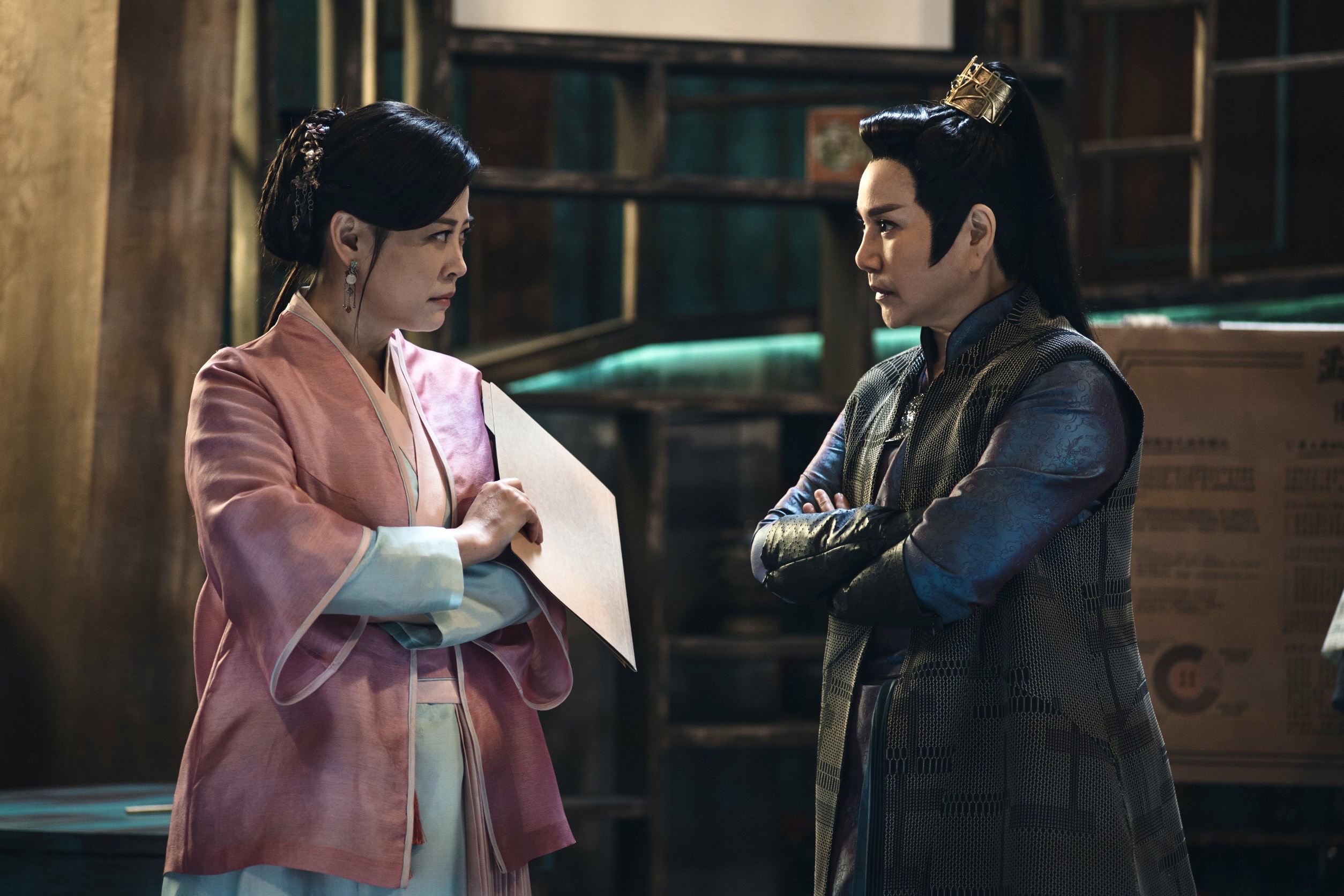 方馨（左）和唐美雲（右）台上台下都十分有默契。（民視提供）