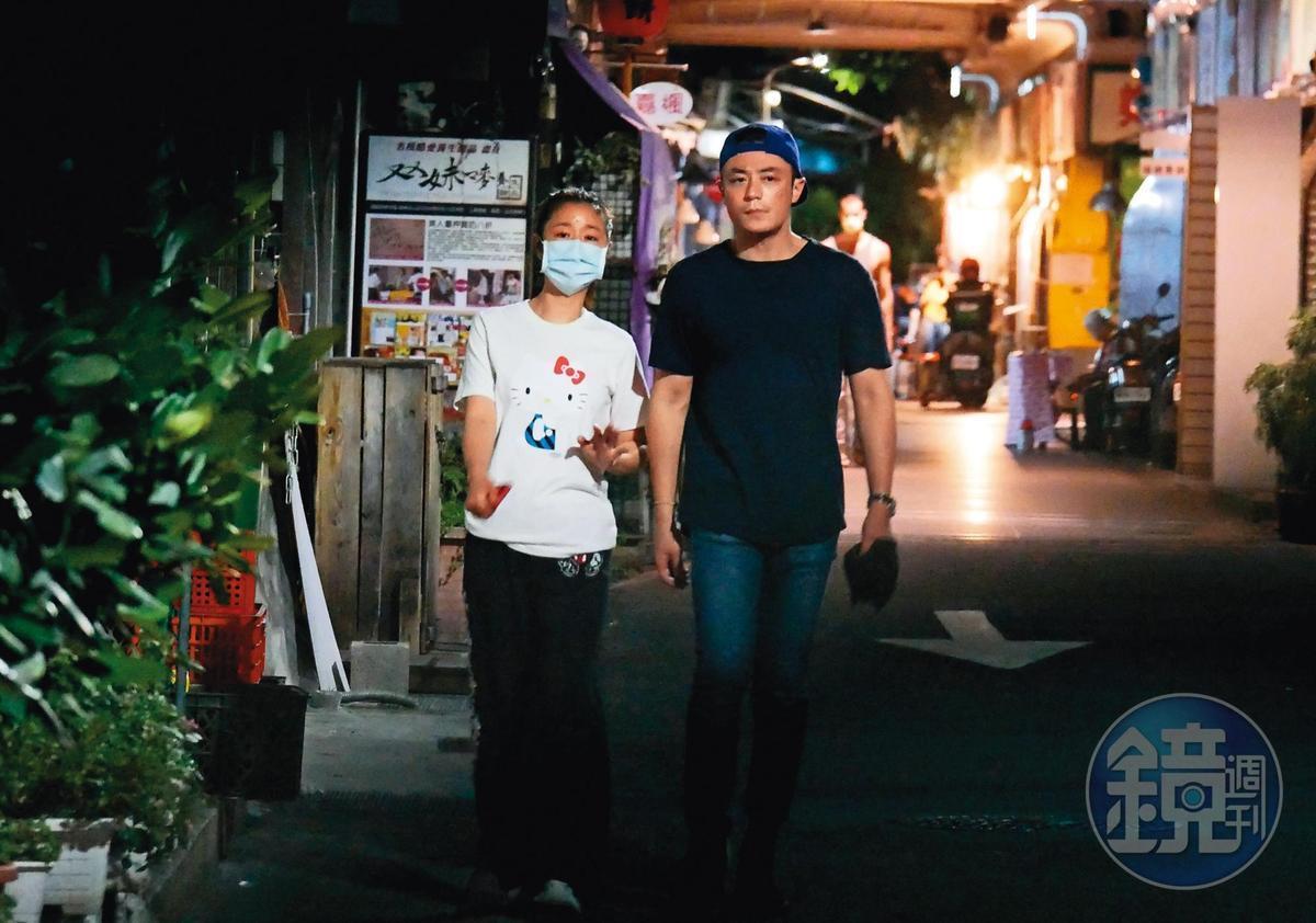 霍建華曾將賓士跑車違停路邊紅線上，老婆林心如還替他道歉。