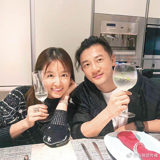 林心如因《還珠格格》的合作，與蘇有朋走得很近，2人曾有「40歲未曾嫁娶就在一起」的玩笑之約。（翻攝自微博）