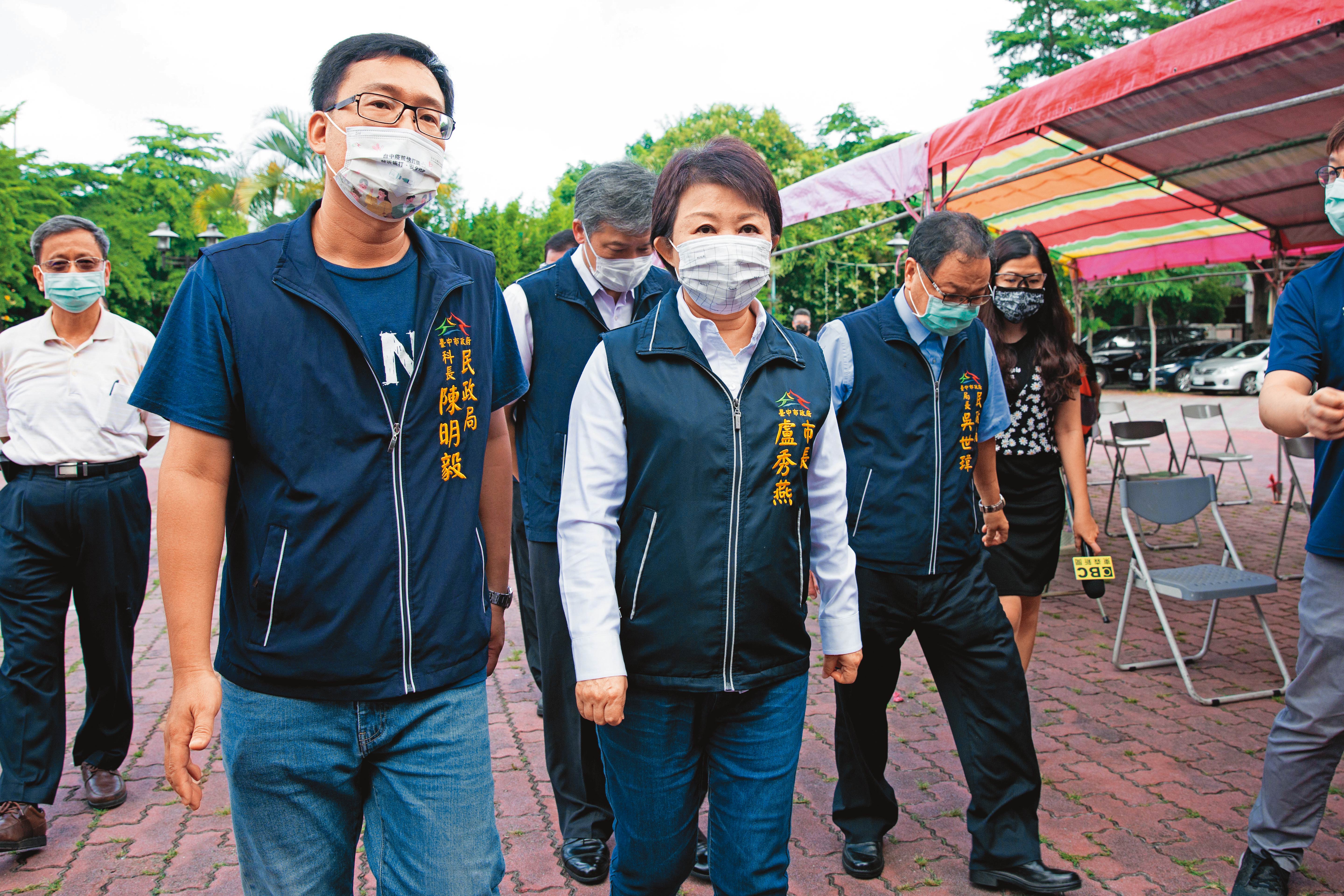 台中市長盧秀燕今年3月曾說:「如果核四遷到台中,我跟台中人反對。」被視為反對重啟核四公投。